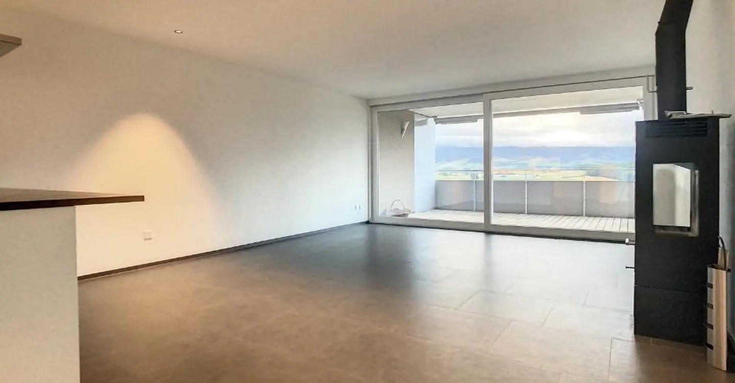 SUPERBA ABITAZIONE CON UNA VISTA IMPRENDIBILE! - Foto 1 di 10