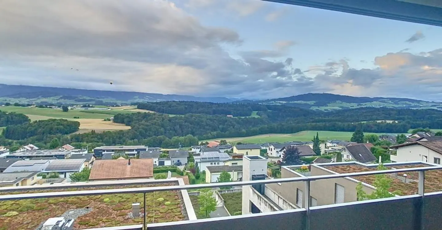 SUPERBA ABITAZIONE CON UNA VISTA IMPRENDIBILE! - Foto 2 di 10