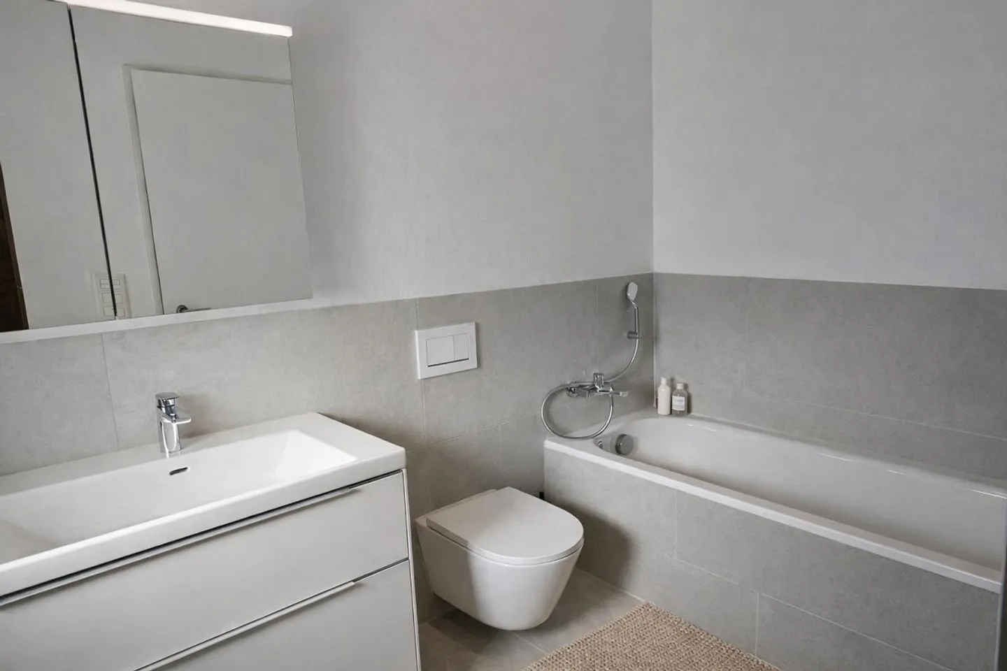 Moderno appartamento di 4,5 stanze con grande balcone e vista - Foto 6 di 14