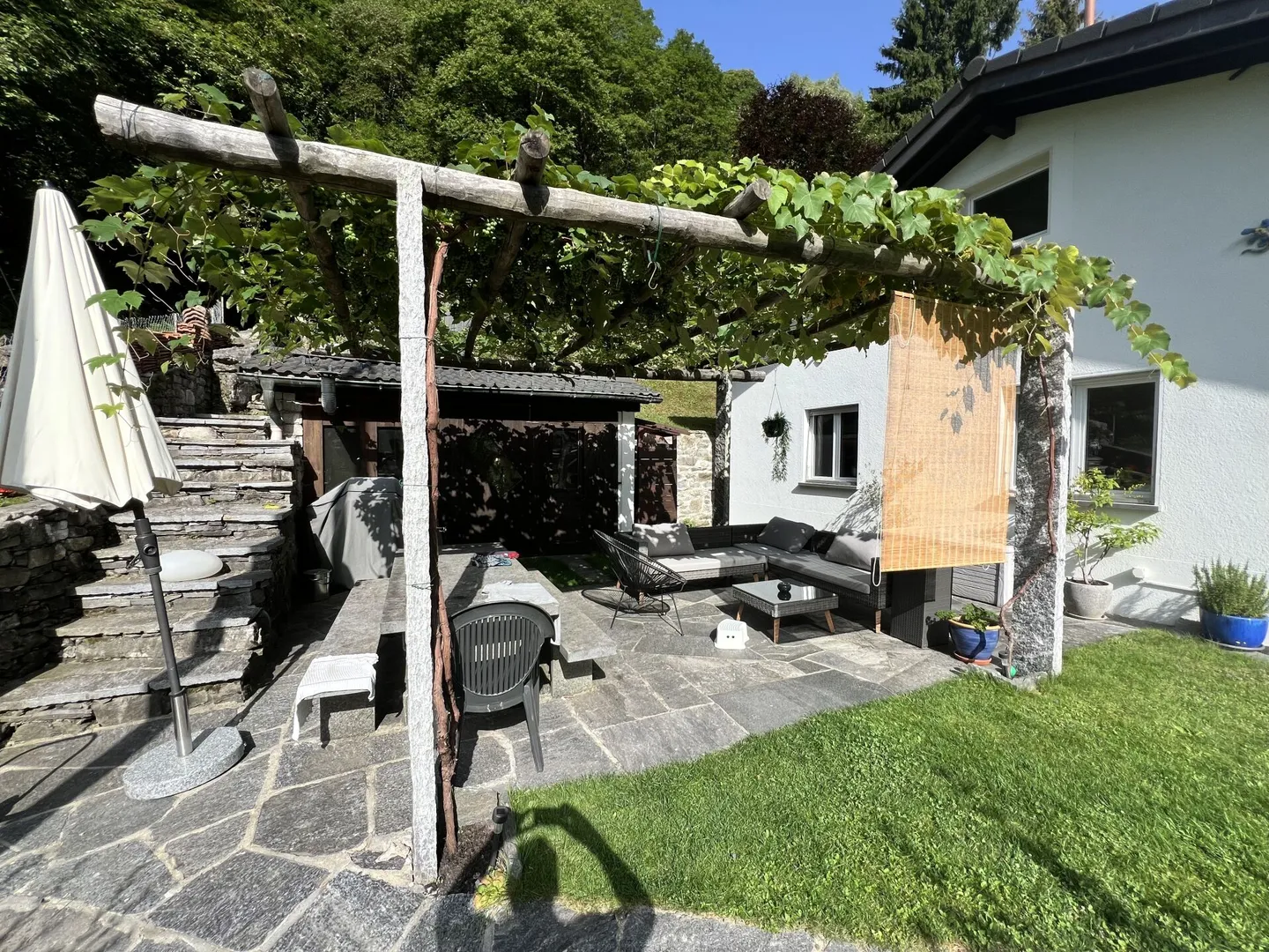 Maison individuelle avec 4,5 pièces, jardin et terrain - Photo 2 sur 16