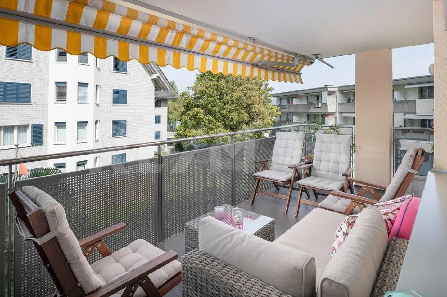 Geräumige Wohnung mit grossem Balkon - Foto 9 von 13