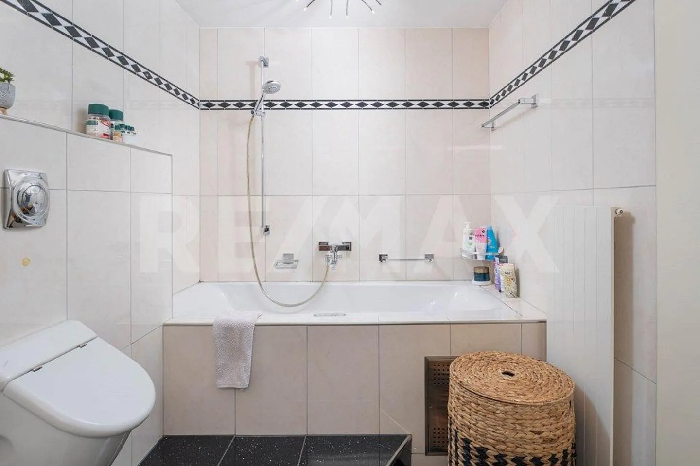 Geräumige Wohnung mit grossem Balkon - Foto 11 von 13