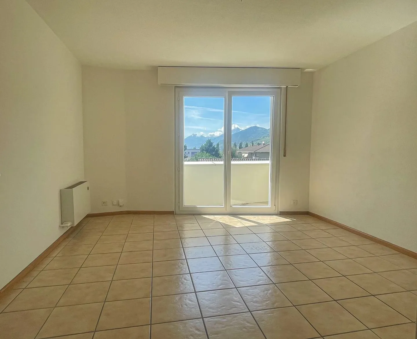 Casa singola in affitto - Foto 4 di 13