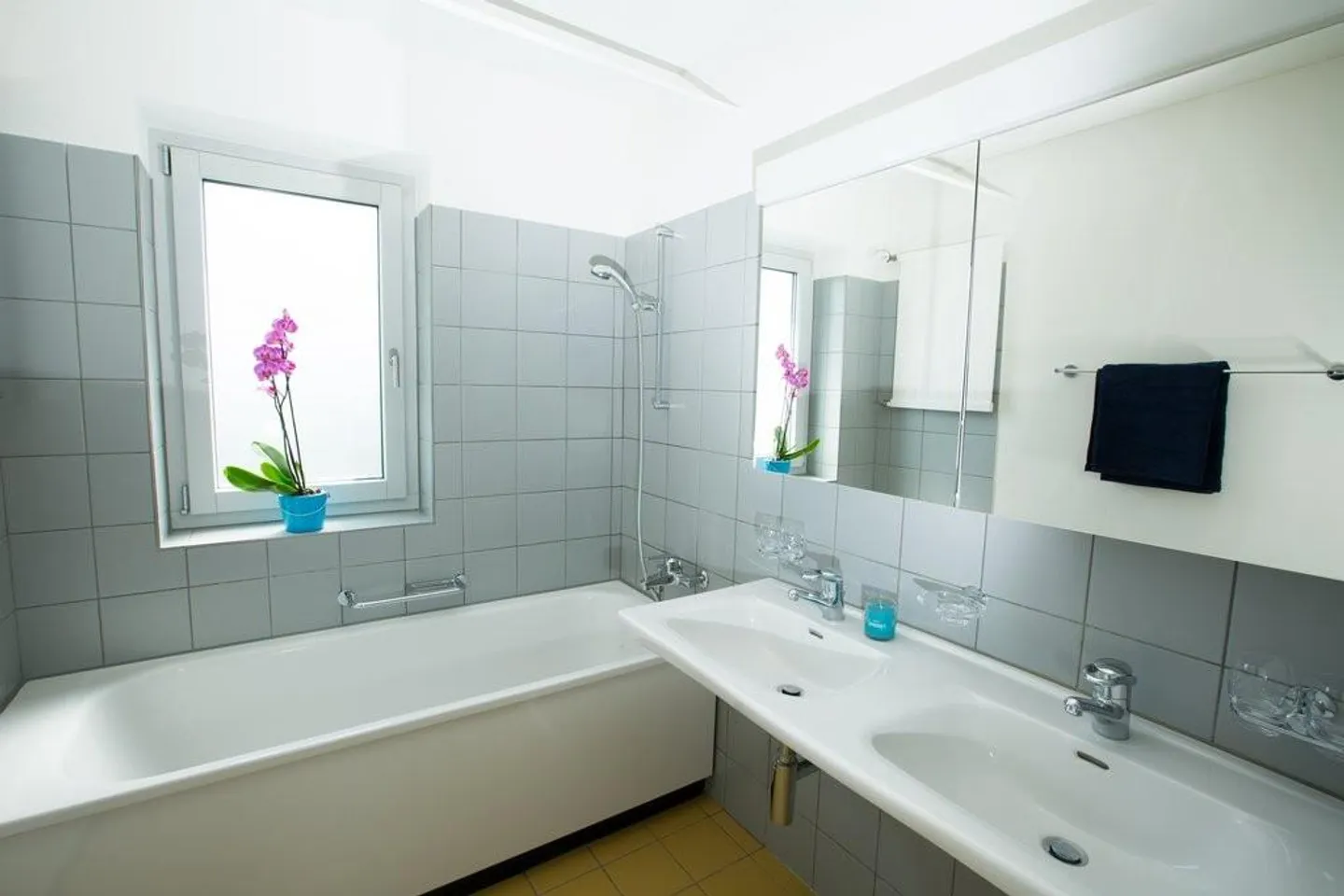 Appartamento con posto a sedere disponibile - Foto 3 di 8