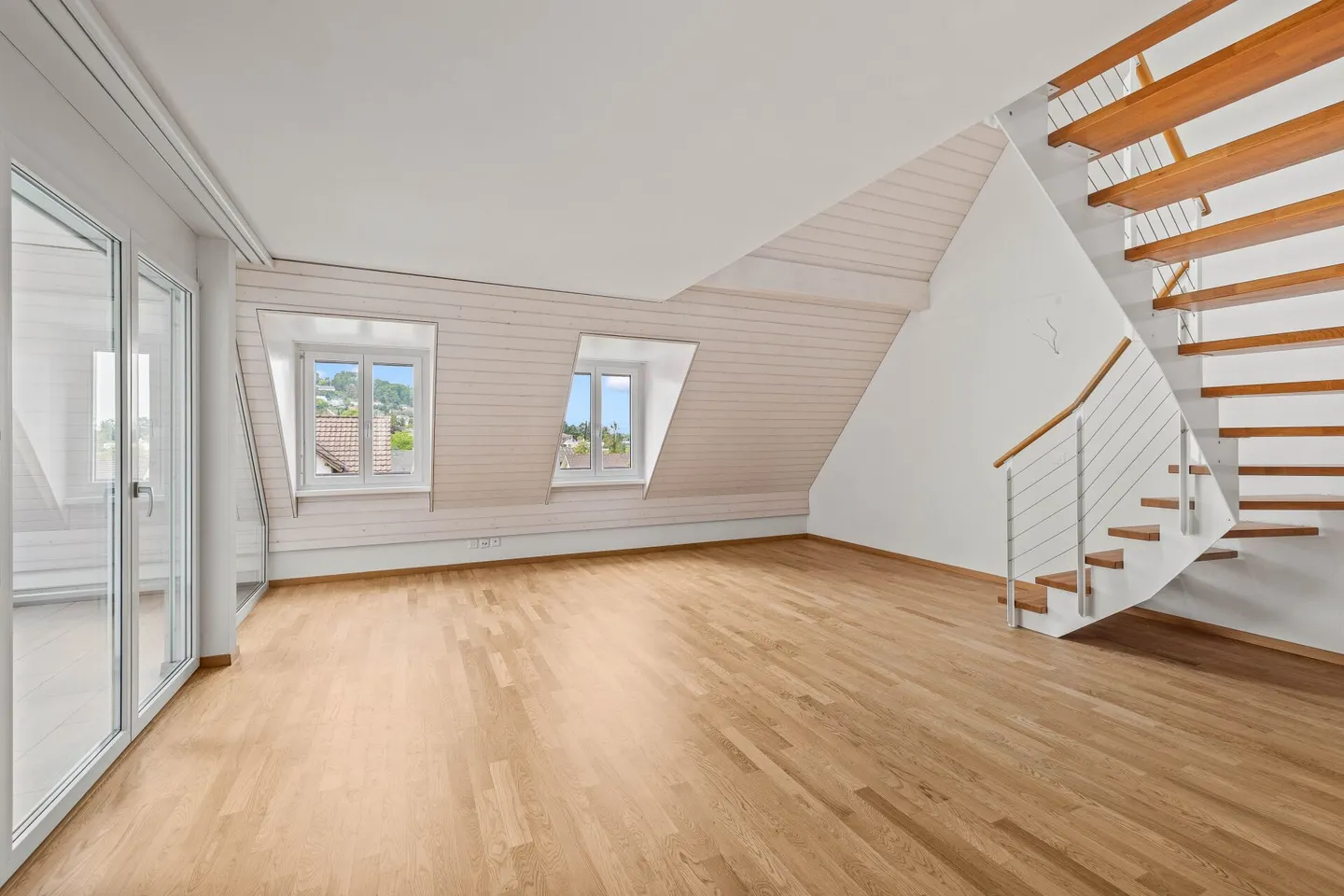 Spacious 4.5-room maisonette apartment with plenty of living comfort - Photo 1 of 12