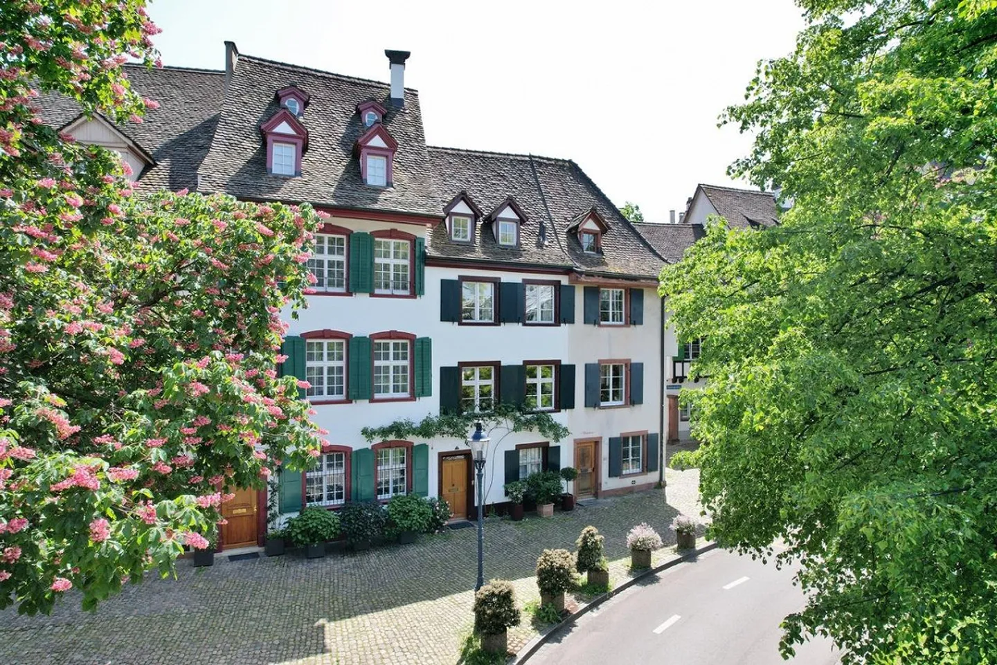 UNIQUE OPPORTUNITY - HISTORIC TOWNHOUSE AT PETERSPLATZ - Photo 3 of 9