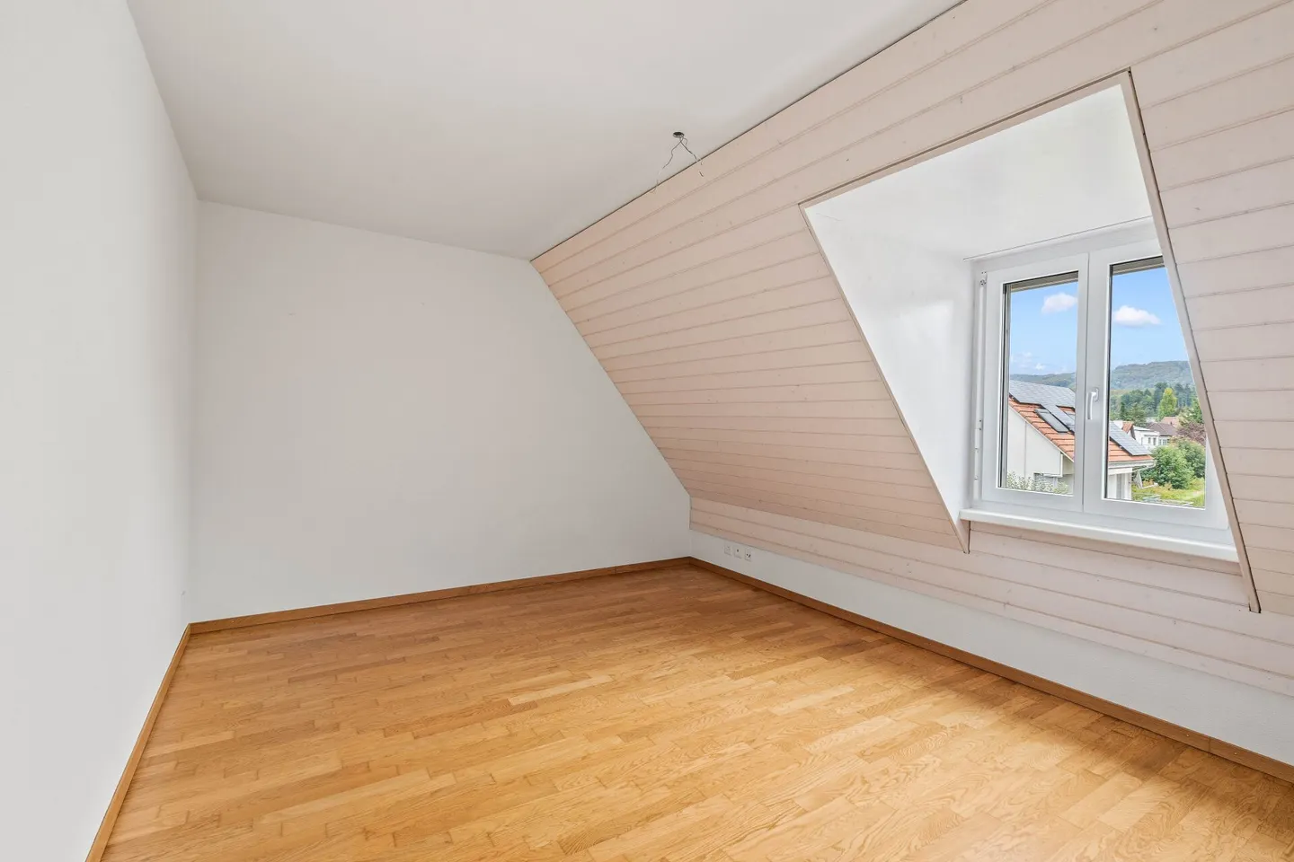 Spacious 4.5-room maisonette apartment with plenty of living comfort - Photo 5 of 12
