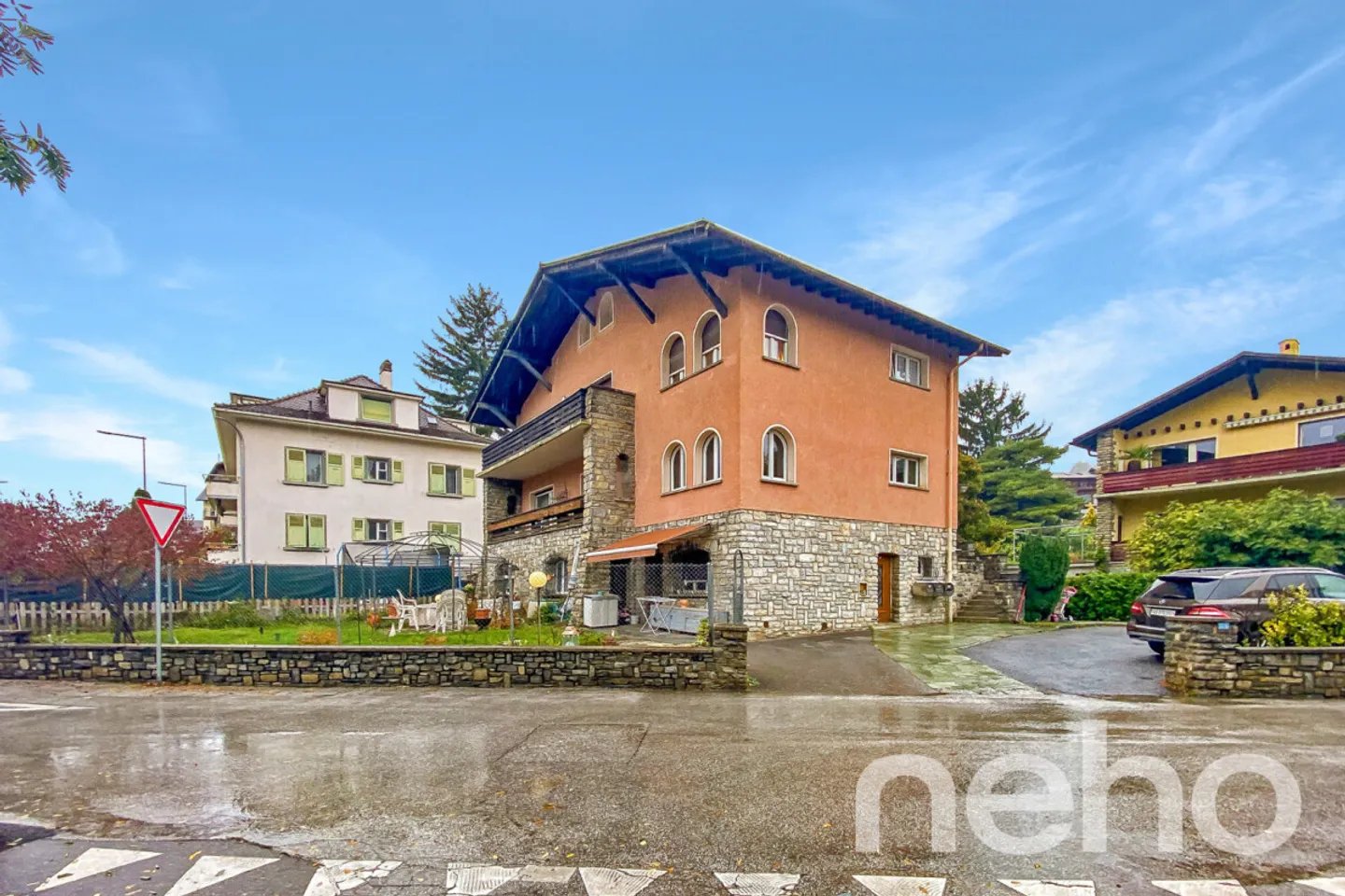Casa con 3 appartamenti nel centro di Sierre - Foto 2 di 13