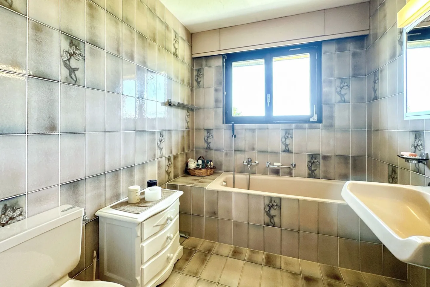 La tua (seconda) residenza in Ticino con vista mozzafiato sul lago e piscina riscaldata a Gordola - Foto 7 di 13