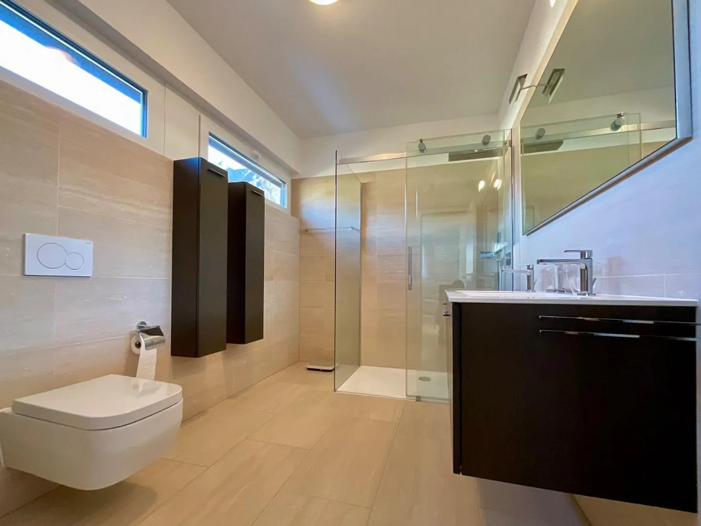 BELLINZONA - ELEGANT UND GERÄUMIG 3.5 ZIMMER IN ZENTRALER LAGE - Foto 5 von 9