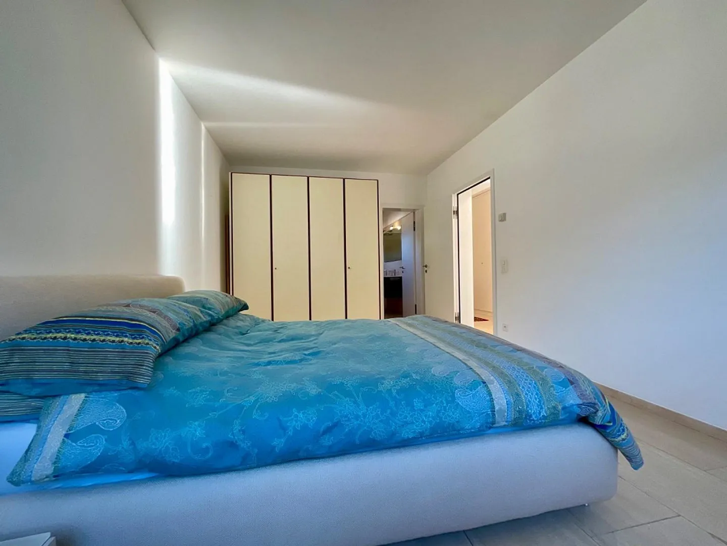 BELLINZONA - ELEGANT UND GERÄUMIG 3.5 ZIMMER IN ZENTRALER LAGE - Foto 6 von 9