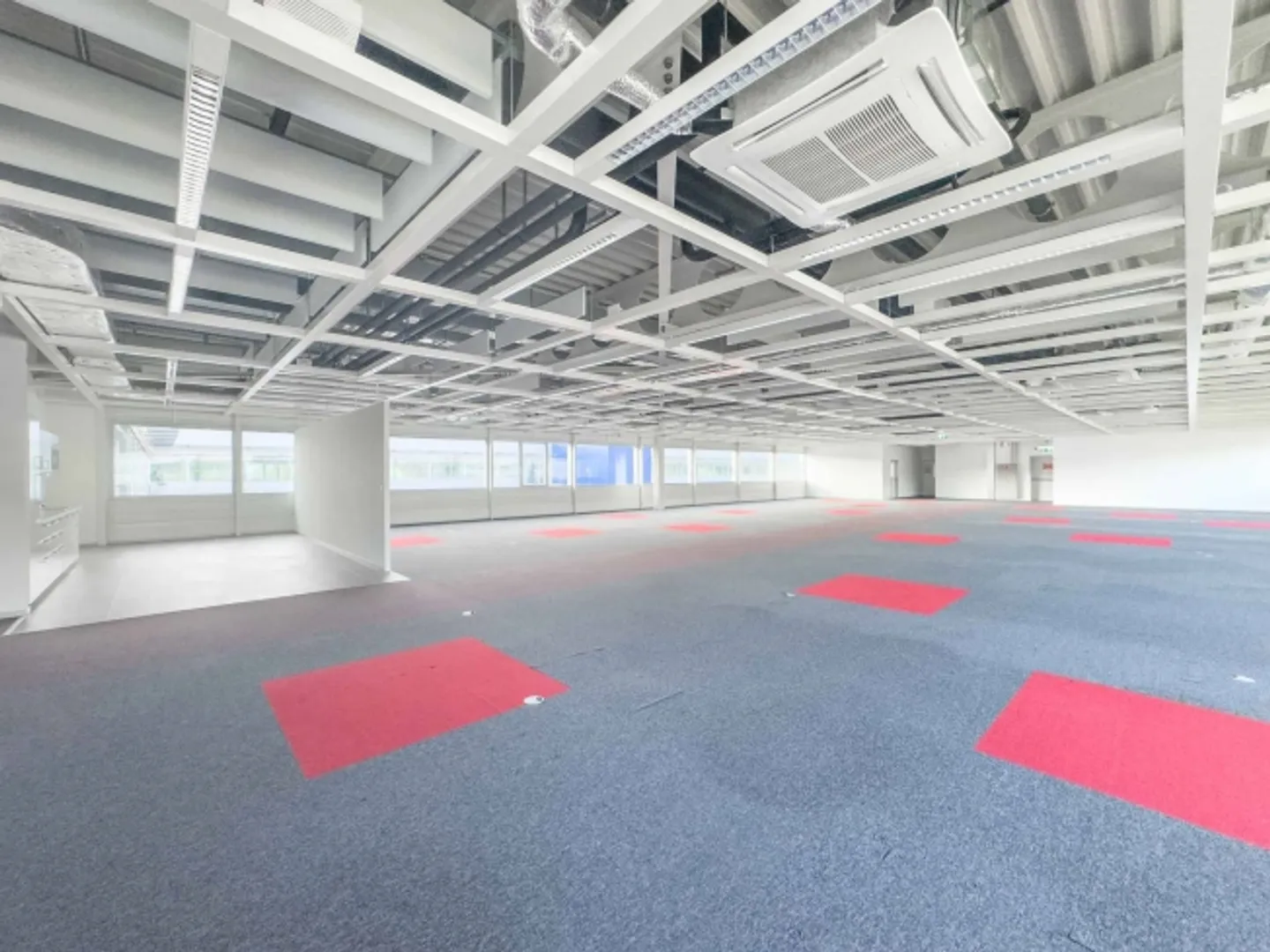 Workshop / Office / Laboratory 1,380 m² Top Floor of the IKEA Building - Photo 1 of 9