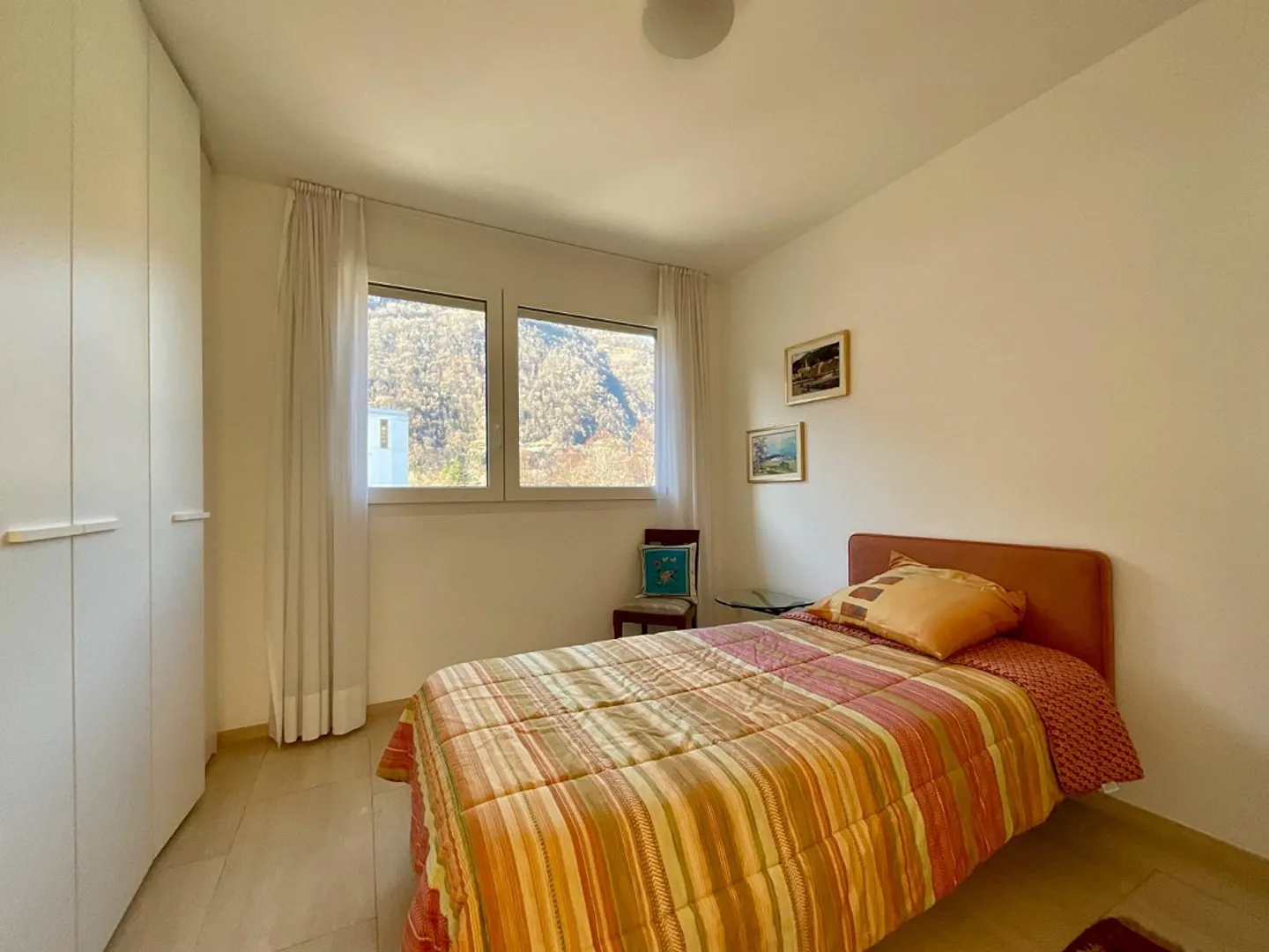 BELLINZONA - ELEGANT UND GERÄUMIG 3.5 ZIMMER IN ZENTRALER LAGE - Foto 7 von 9