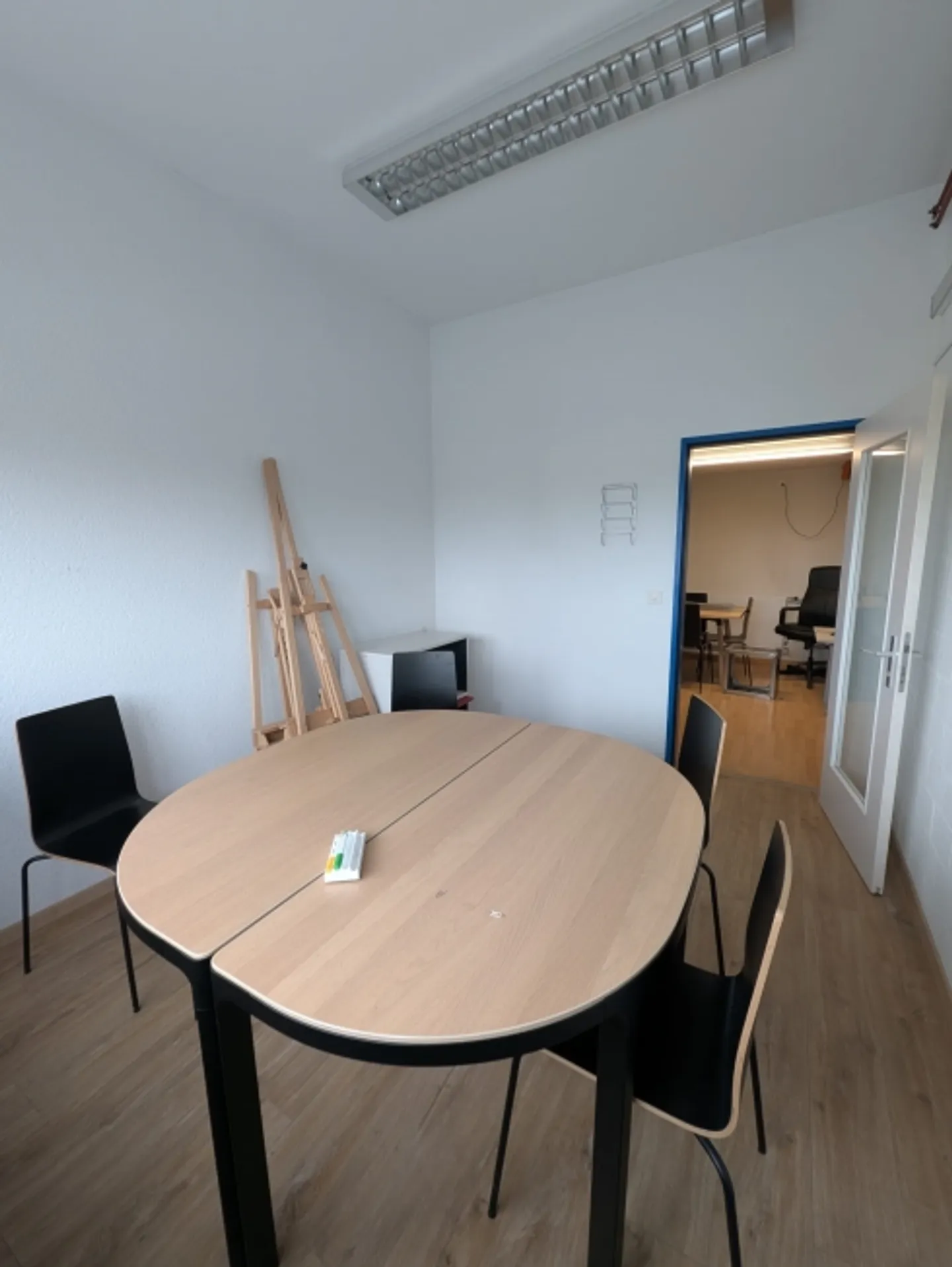 «Office» - Foto 8 von 12