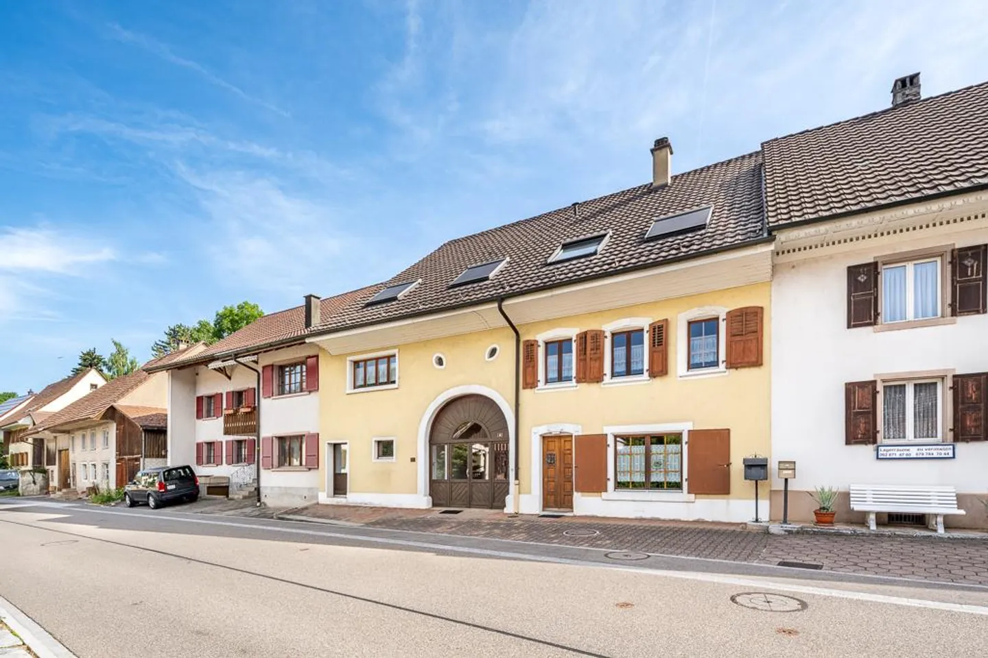 Immeuble multifamilial dans un endroit calme du village - Photo 1 sur 10