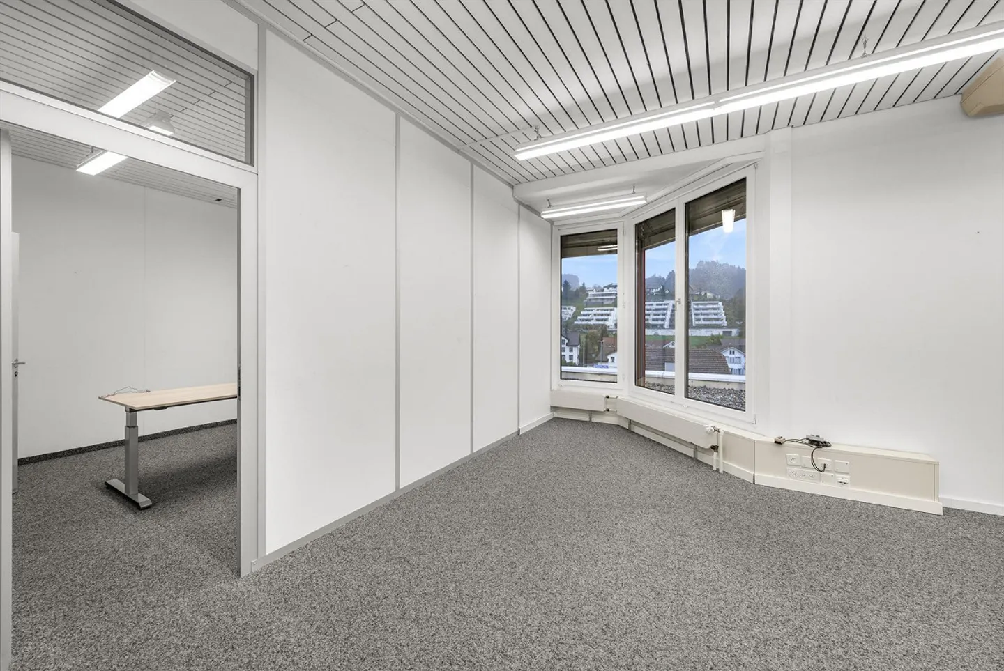 Modern office spaces for rent flexible & immediately available - Photo 3 of 13