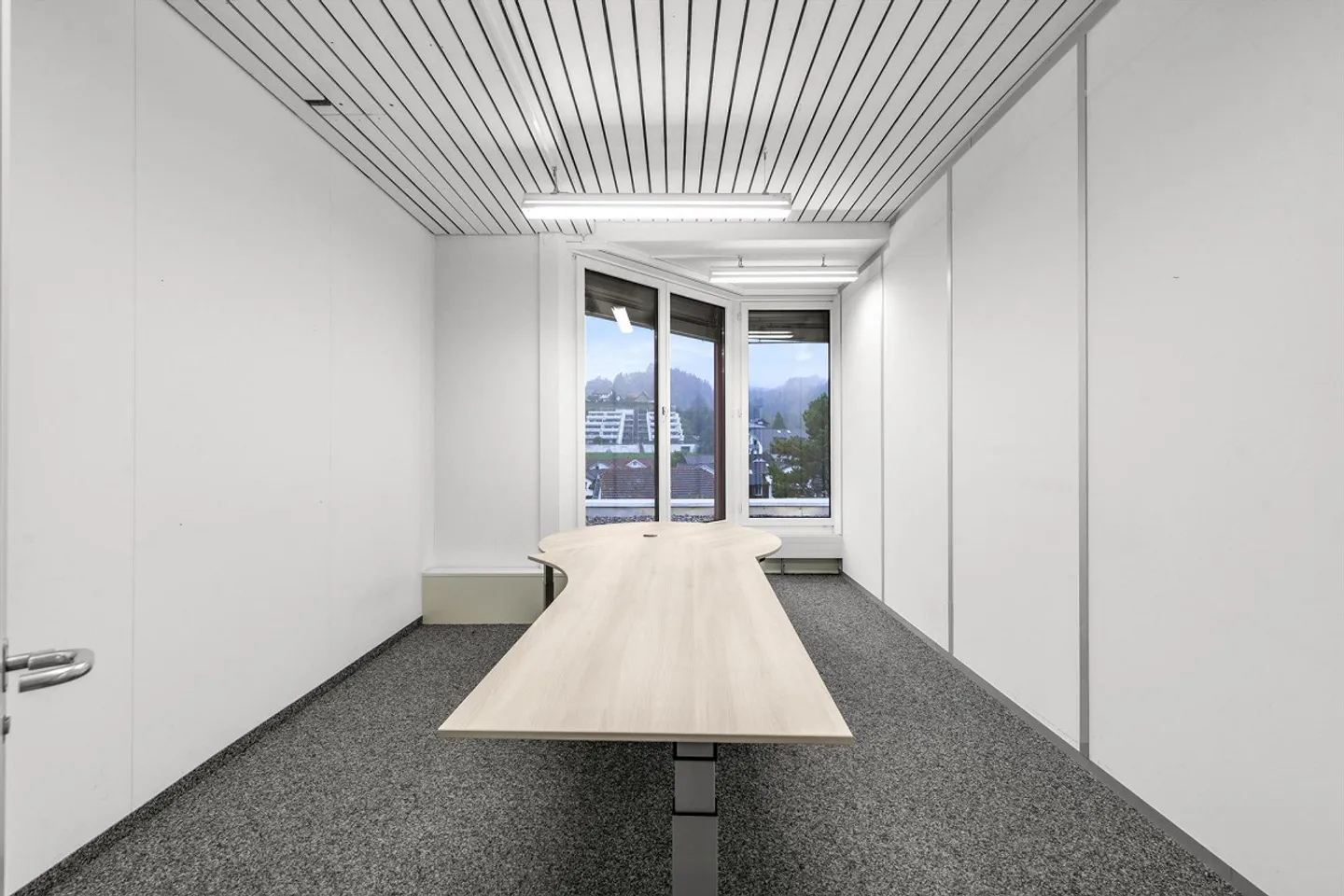 Modern office spaces for rent flexible & immediately available - Photo 4 of 13