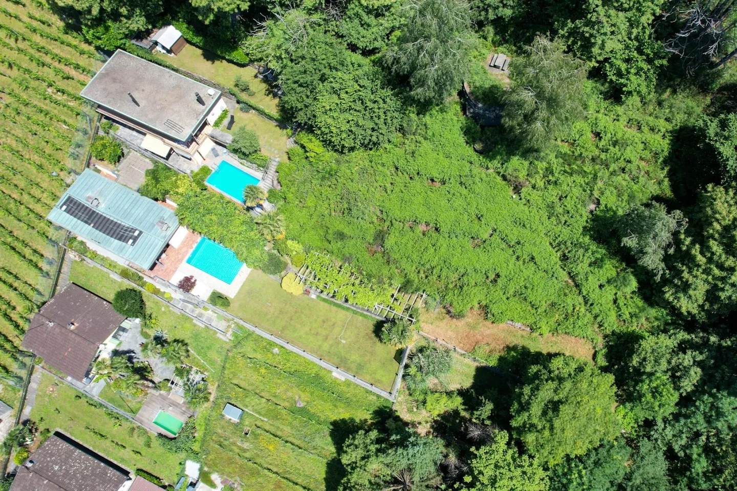 La tua (seconda) residenza in Ticino con vista mozzafiato sul lago e piscina riscaldata a Gordola - Foto 11 di 13