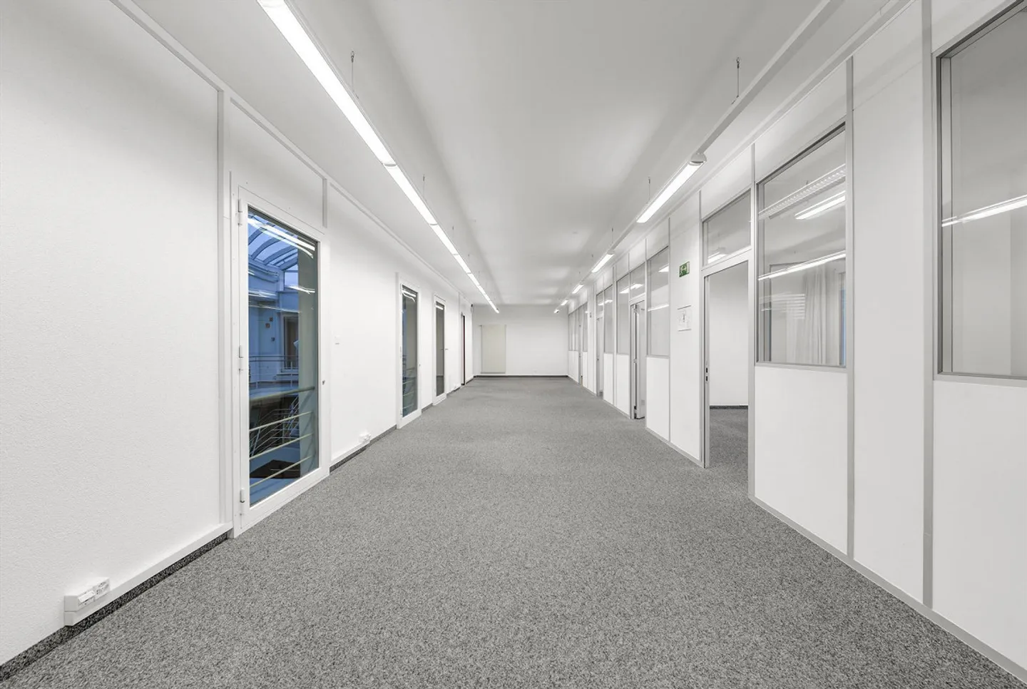 Modern office spaces for rent flexible & immediately available - Photo 7 of 13