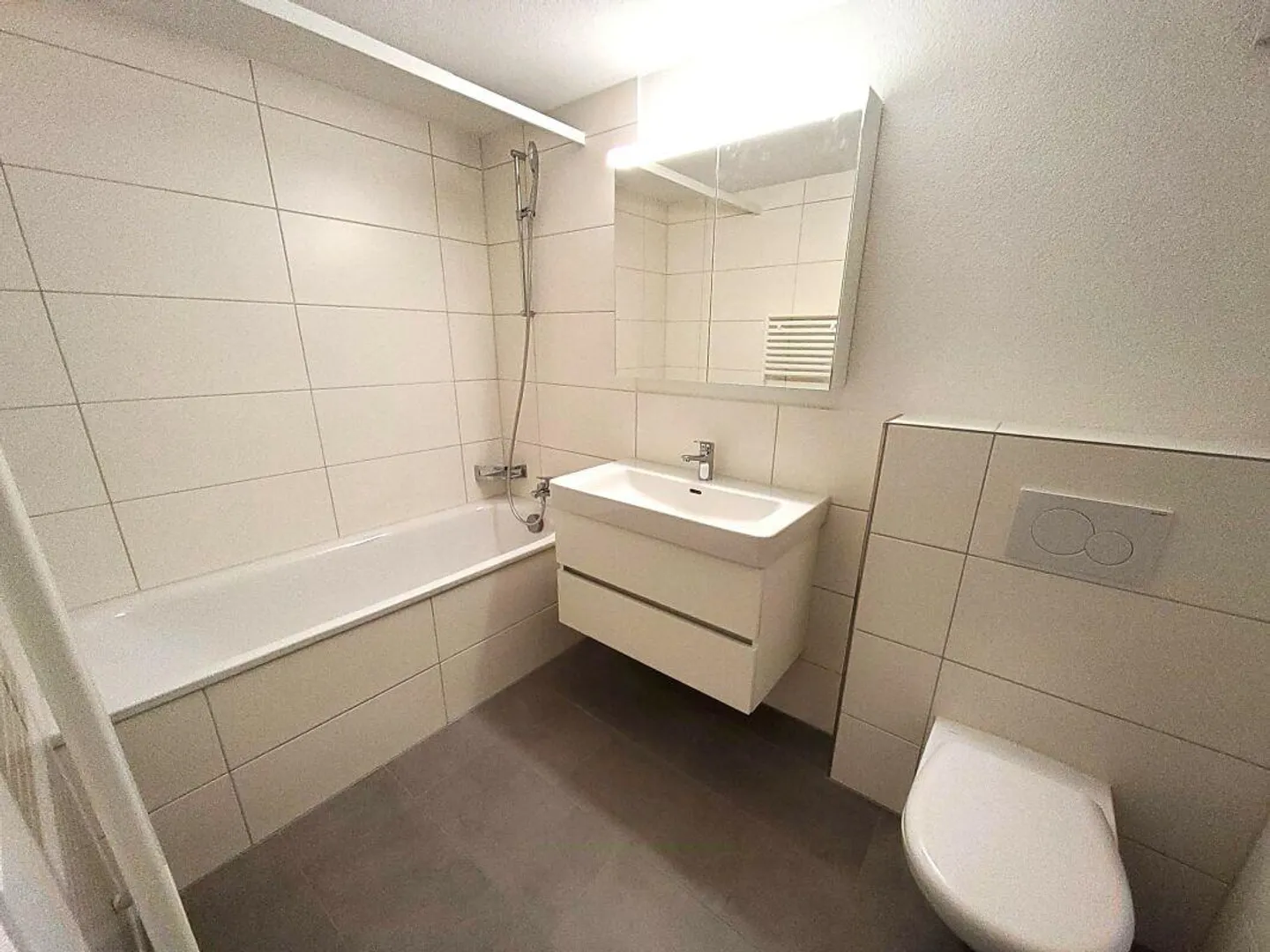 Sanierte Wohnung im stillvollen Altstadthaus - Photo 4 sur 9