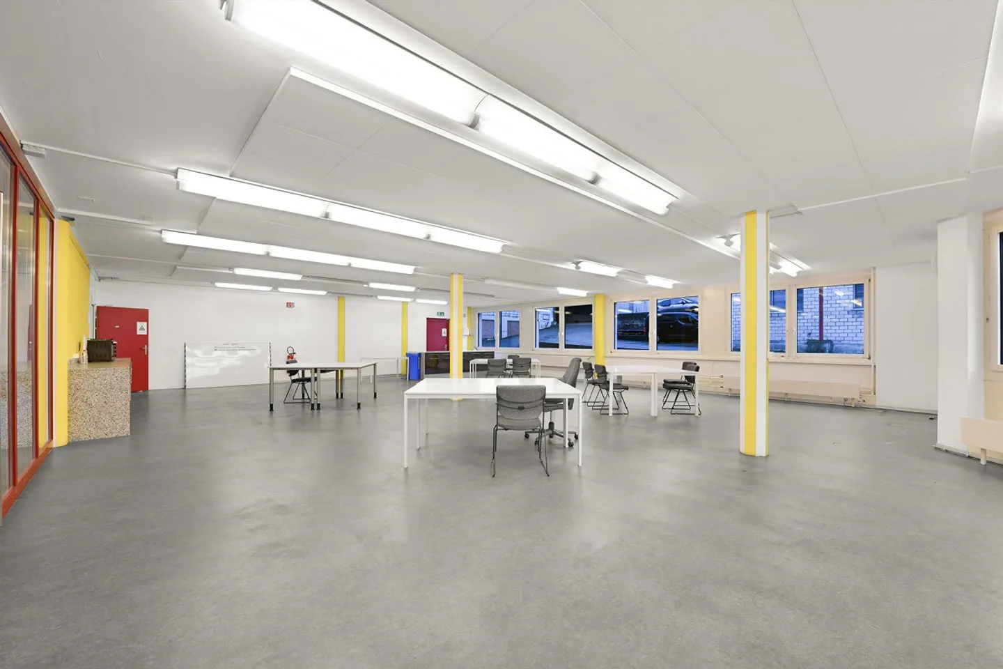 Modern office spaces for rent flexible & immediately available - Photo 12 of 13