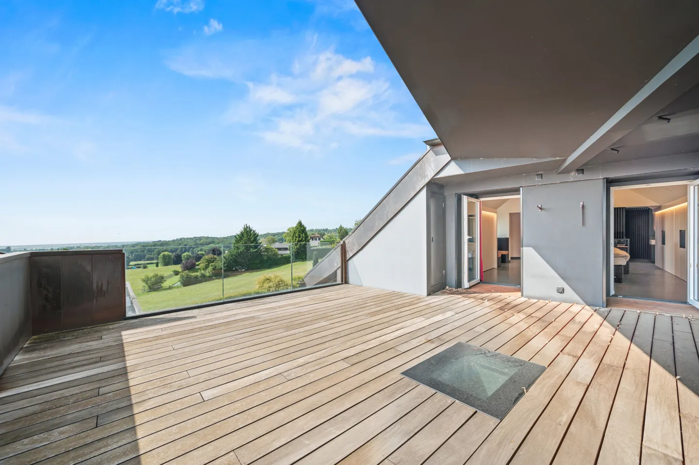 Propriété de rêve avec vue sur le lac et piscine intérieure à Givrins - Photo 18 sur 24