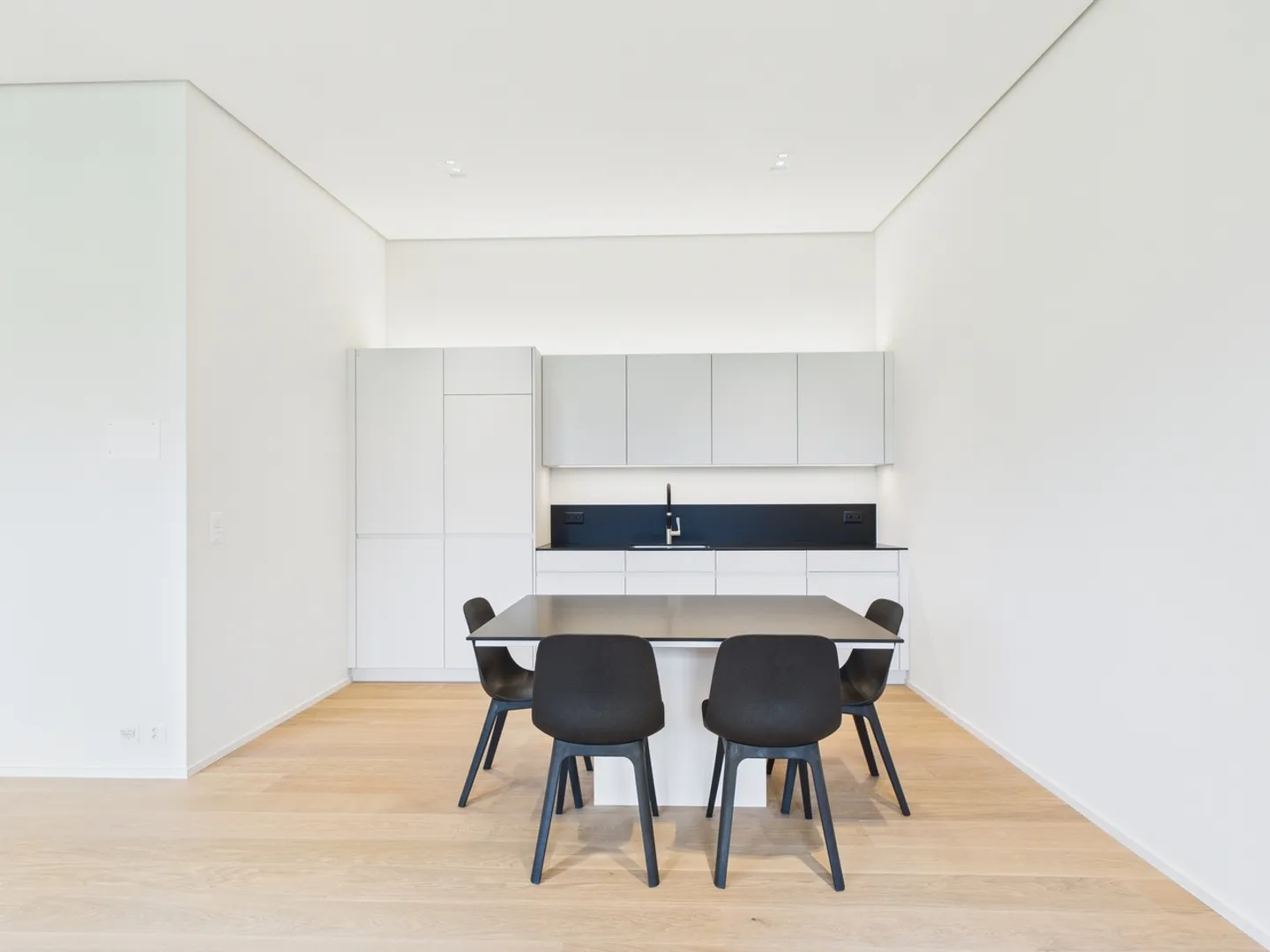 Spazio commerciale moderno con vista - Foto 7 di 13