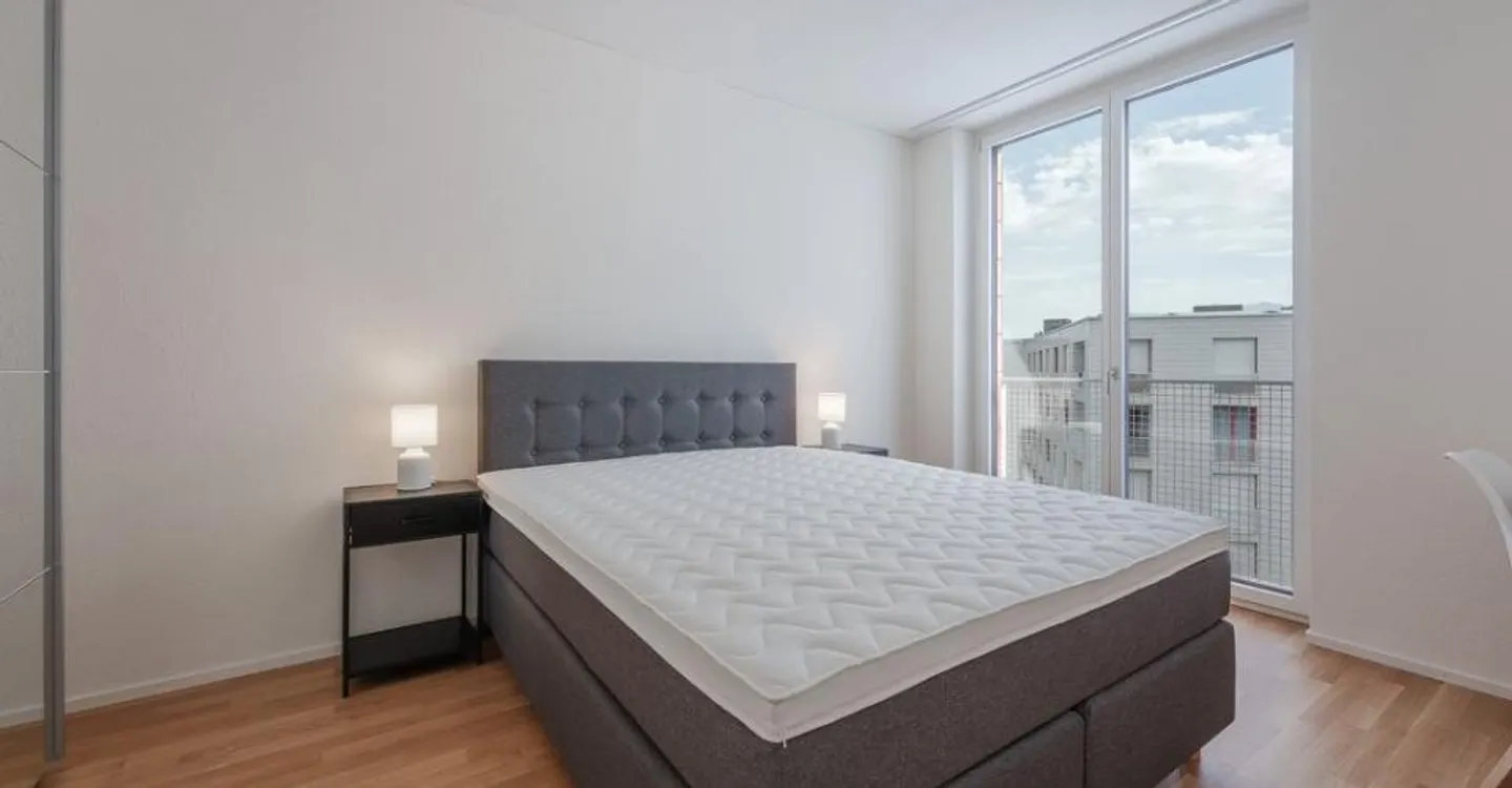 Looking for the right furnished shared room? - Photo 5 of 7