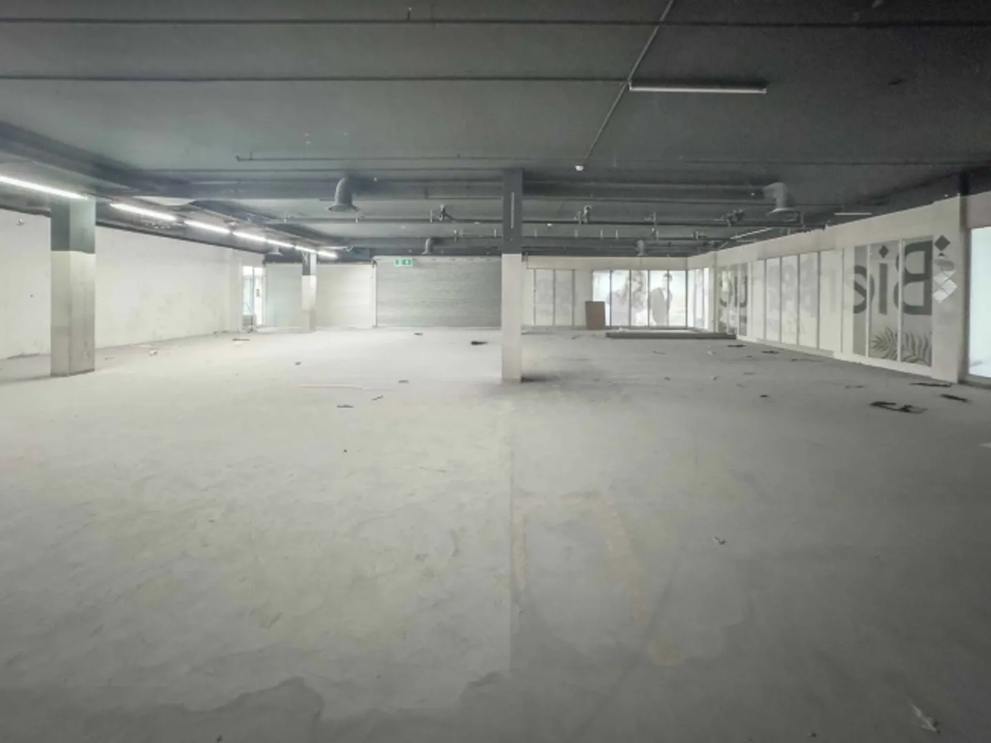 Passaggio divisibile mozzafiato in un centro commerciale con alta visibilità - Foto 3 di 4