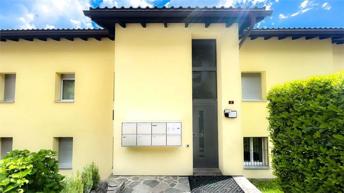 APPARTEMENT LUMINEUX DE 4,5 PIÈCES AVEC GRAND BALCON ET VUE LIBRE - Photo 10 sur 10
