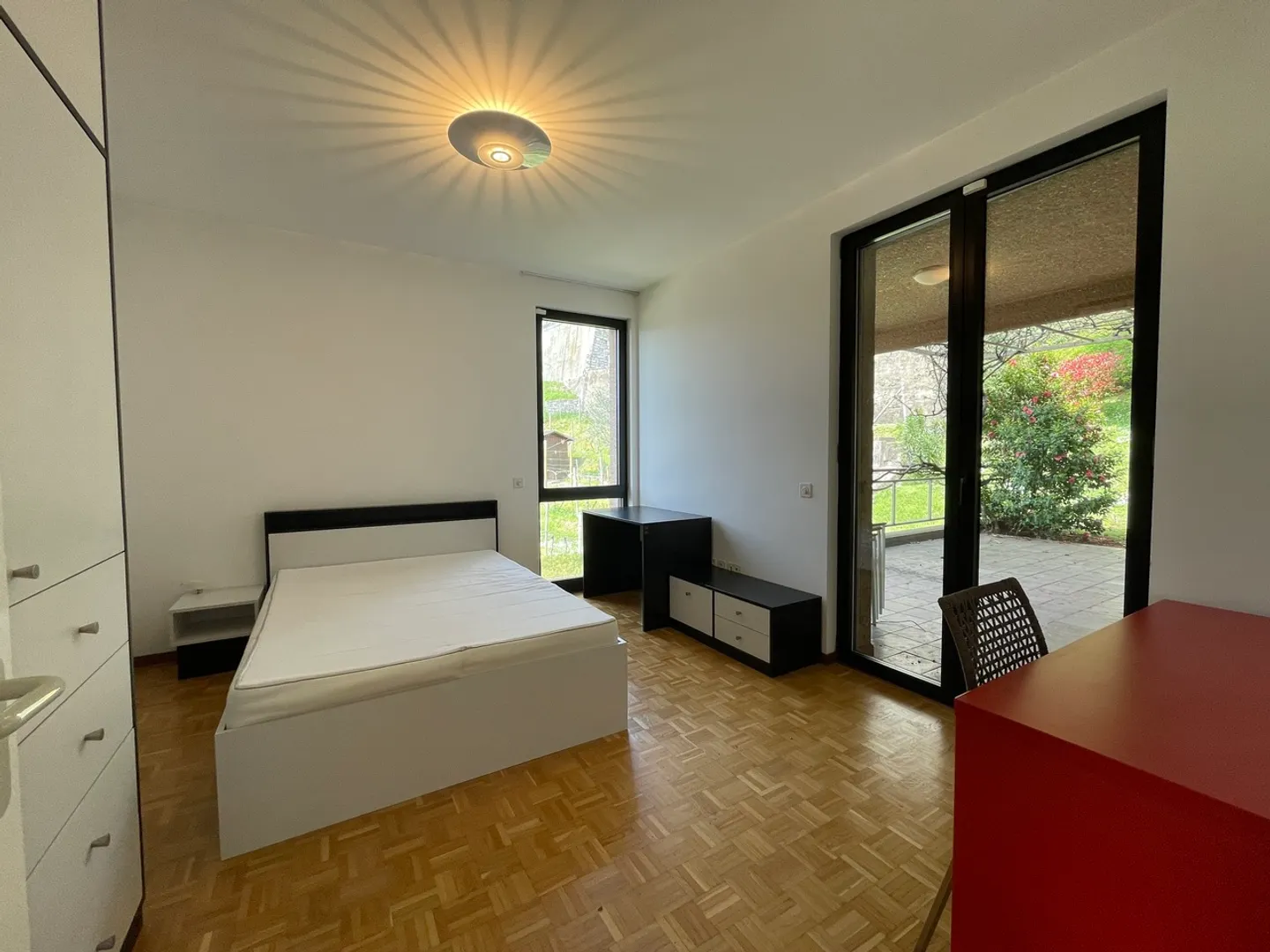 Spacious Apartment with Lake View - Photo 10 of 12