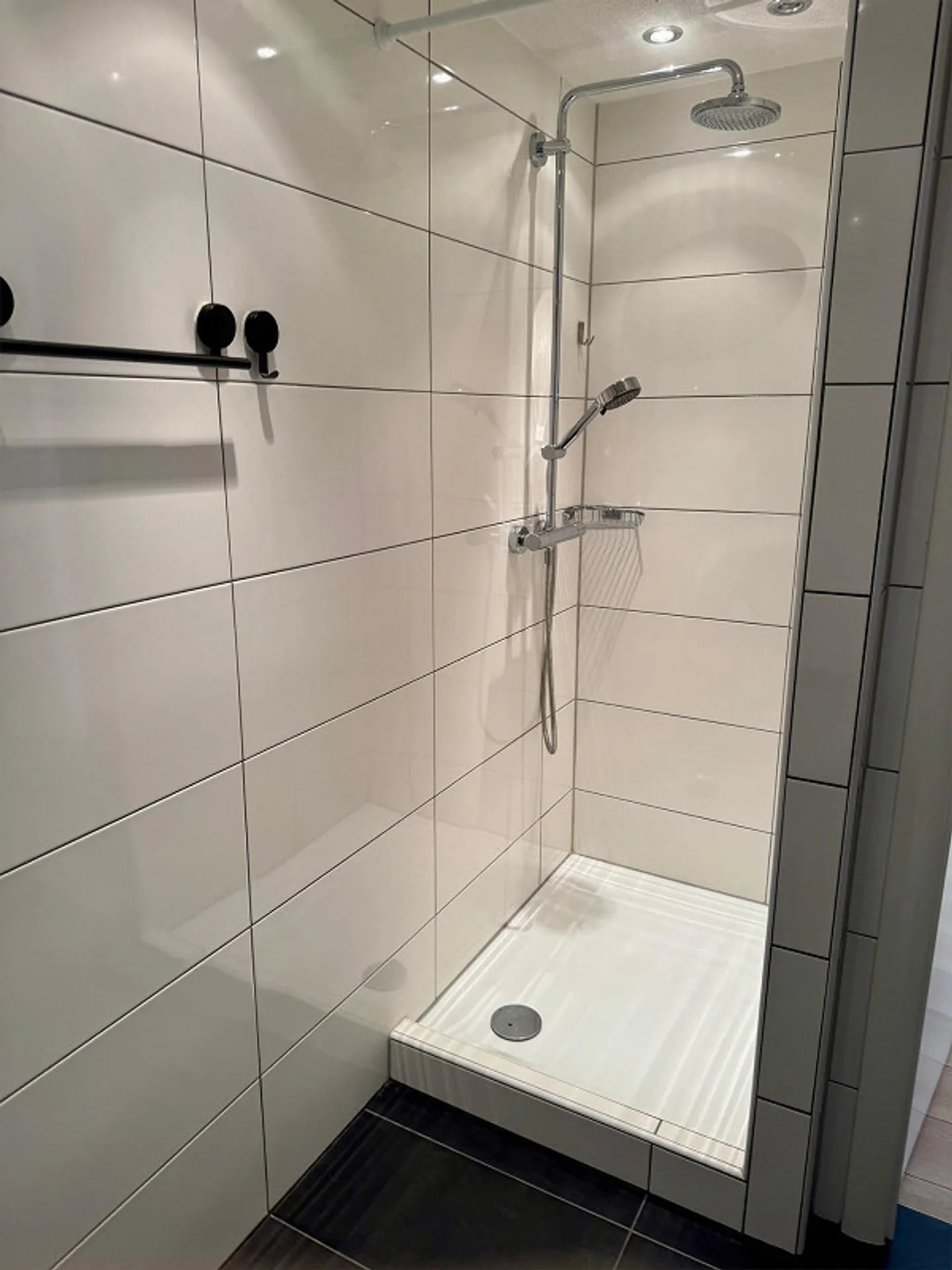 Garden Apartment - Photo 8 of 9