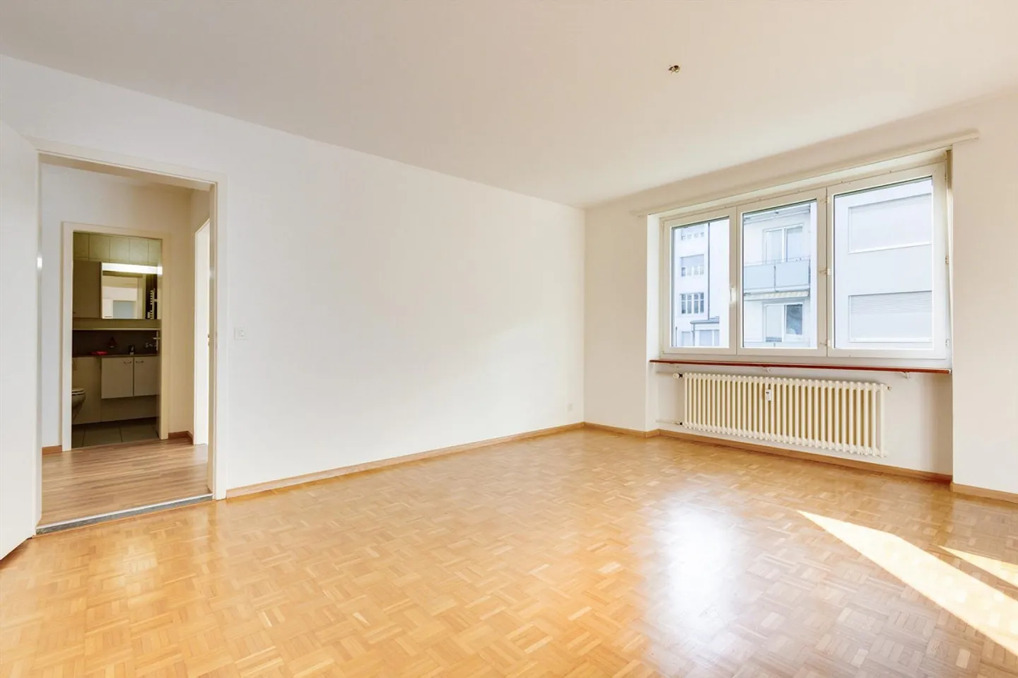 Ruhig gelegen, zentral verbunden - Foto 4 von 6