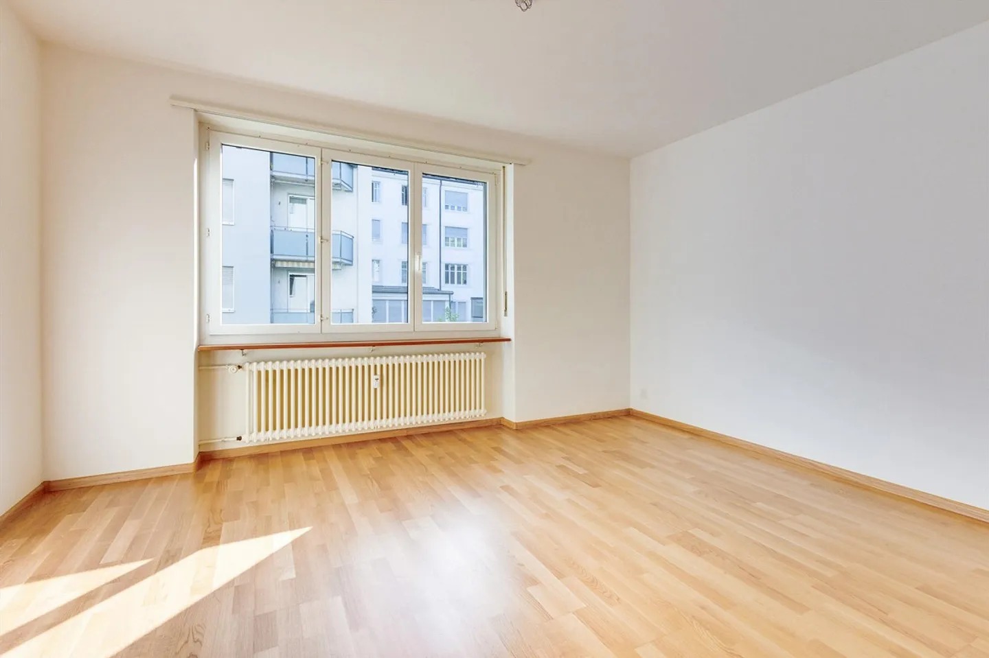 Ruhig gelegen, zentral verbunden - Foto 5 von 6