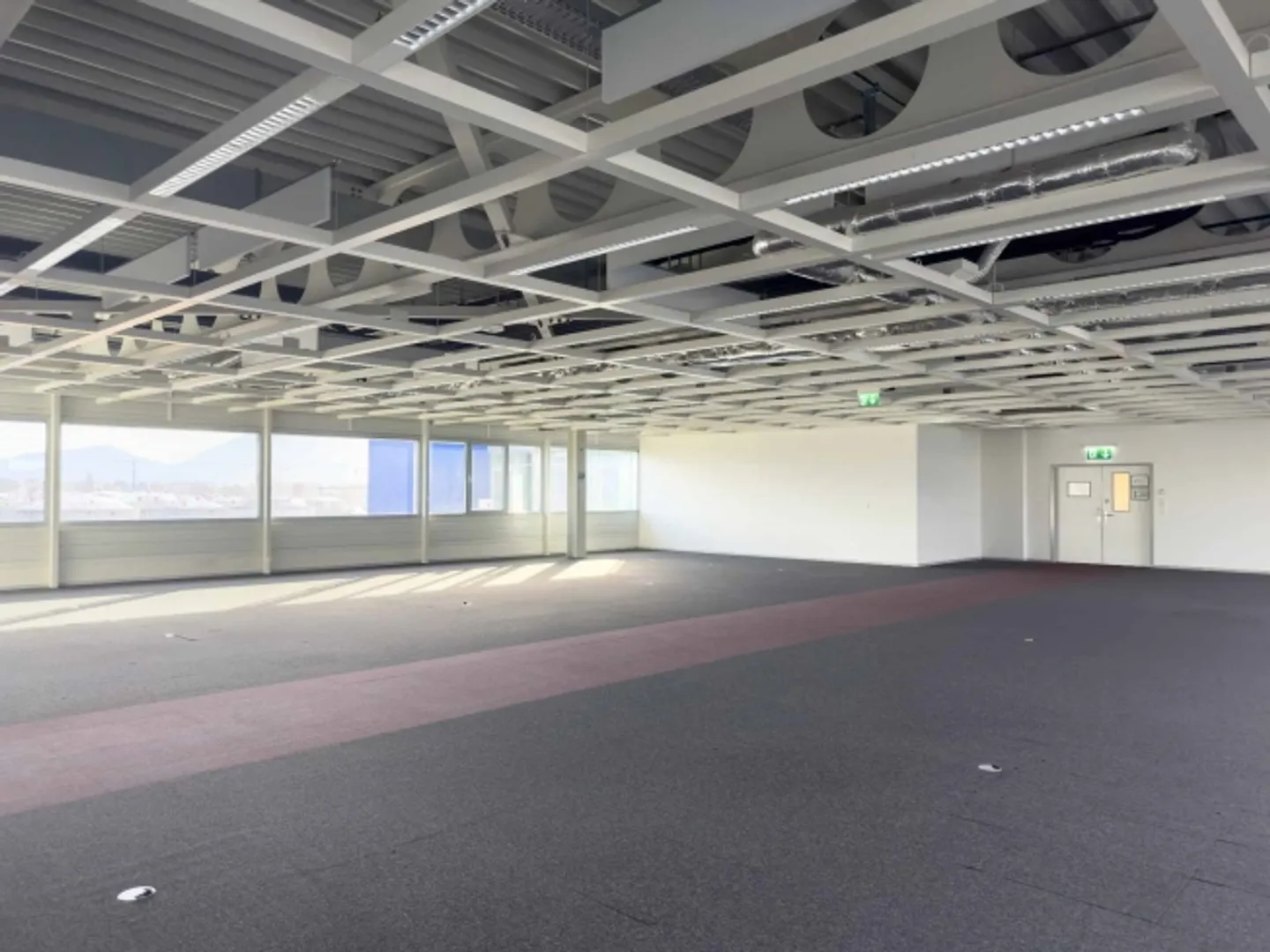 «Nonius - Bodenbelag im Dachgeschoss verfügbar - IKEA Building» - Foto 1 von 9