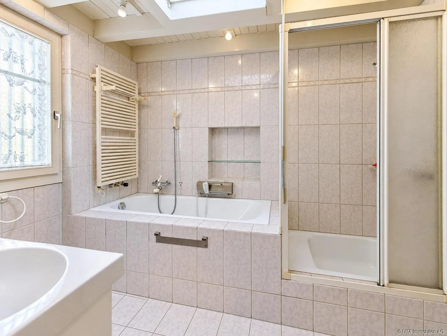 Zweifamilienhaus mit Umbaupotenzial - Foto 7 von 19