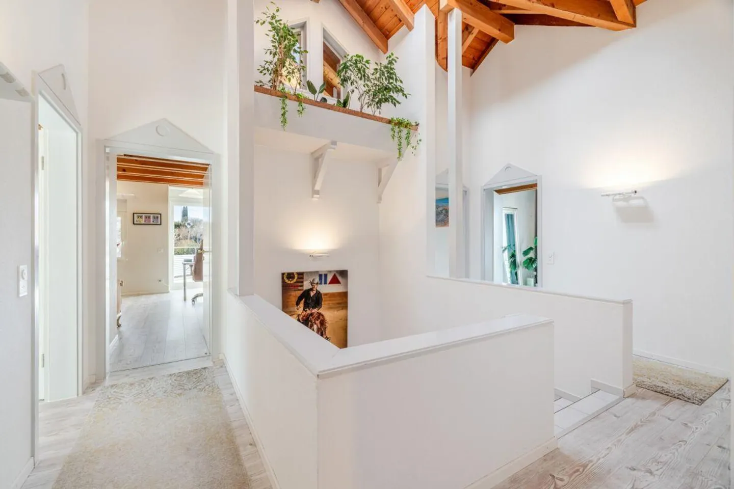 Representative and unique villa in a top residential location with attractive lake view and apartment - Photo 12 of 30
