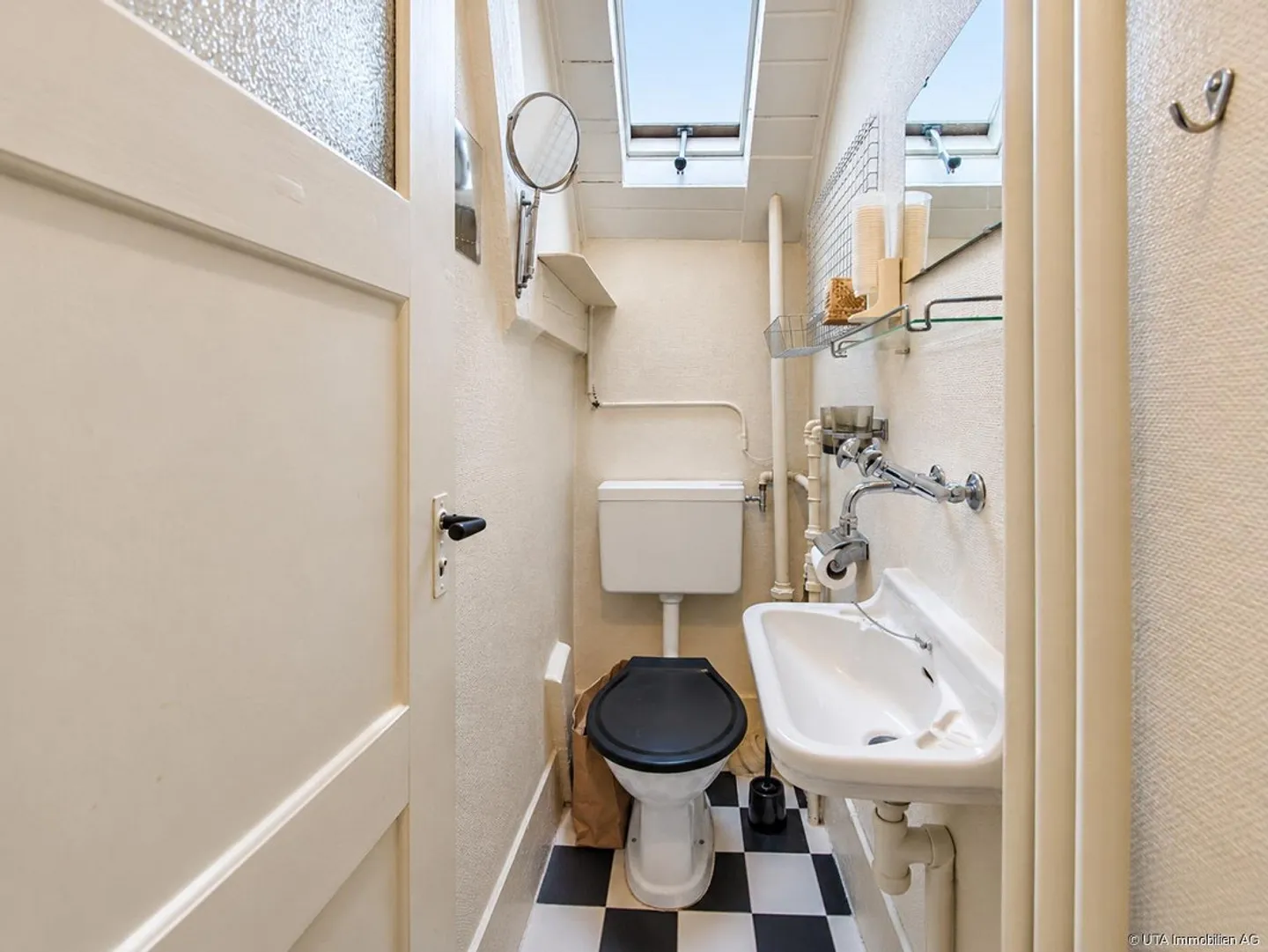 Zweifamilienhaus mit Umbaupotenzial - Foto 12 von 19
