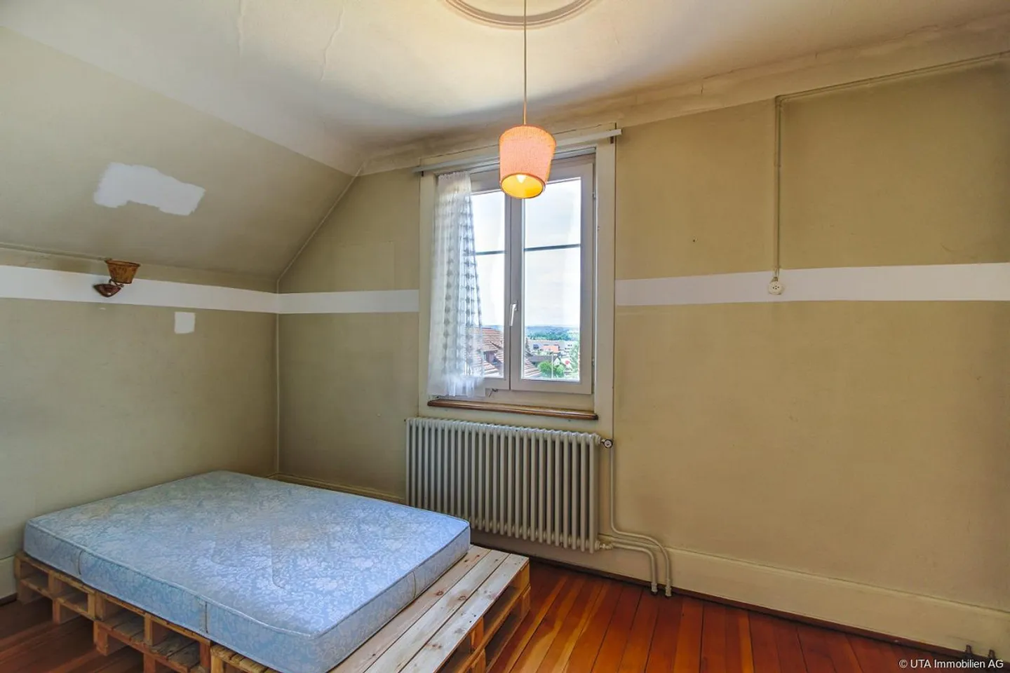 Zweifamilienhaus mit Umbaupotenzial - Foto 14 von 19