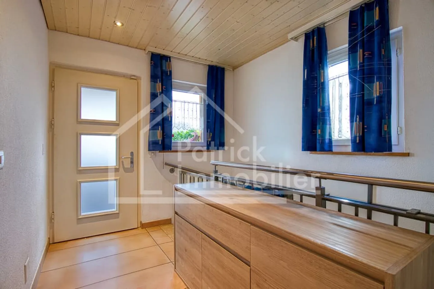 Charmante villa 5.5 pcs individuelle avec grand jardin et piscine - Foto 6 von 12