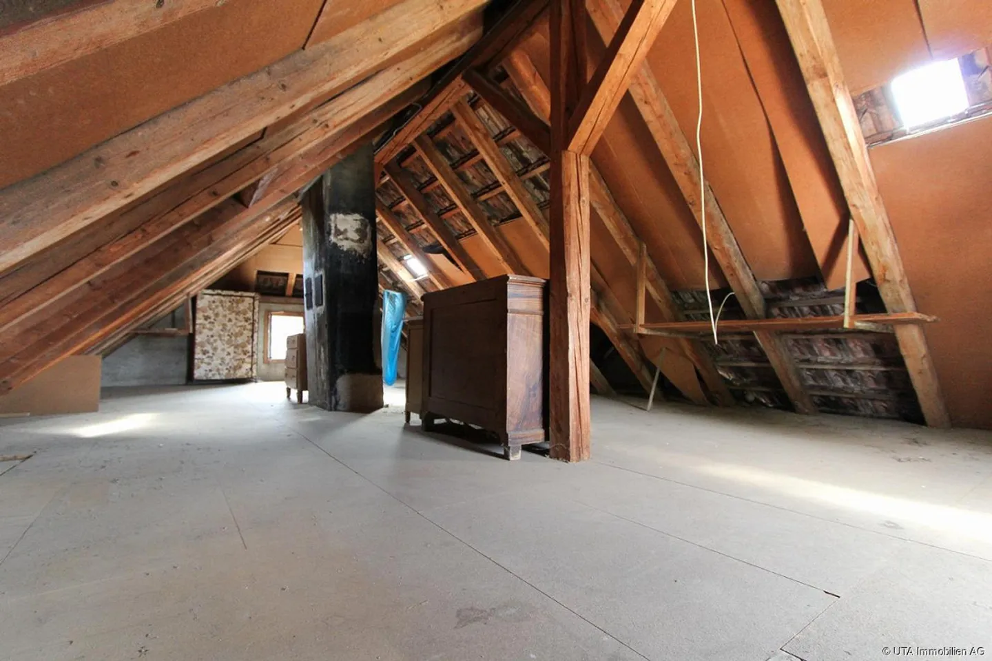 Zweifamilienhaus mit Umbaupotenzial - Foto 16 von 19