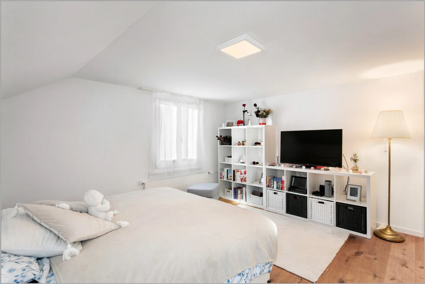 Modern Detached Family Home - Photo 8 of 13