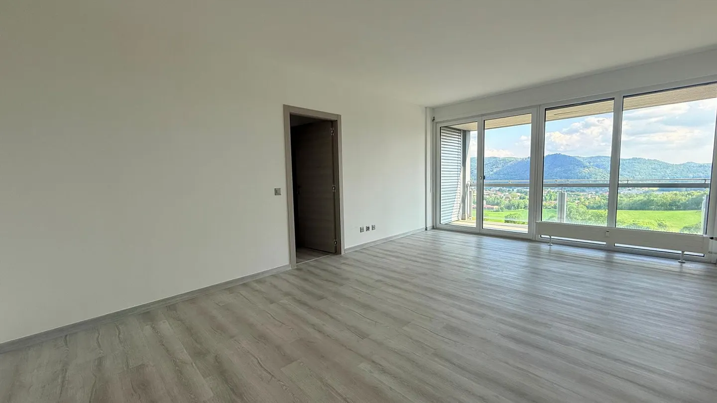 BIS ZU 2 MONATEN KOSTENLOS - Renovierte 4,5-Zimmer-Wohnung in Coldrerio - Foto 3 von 13