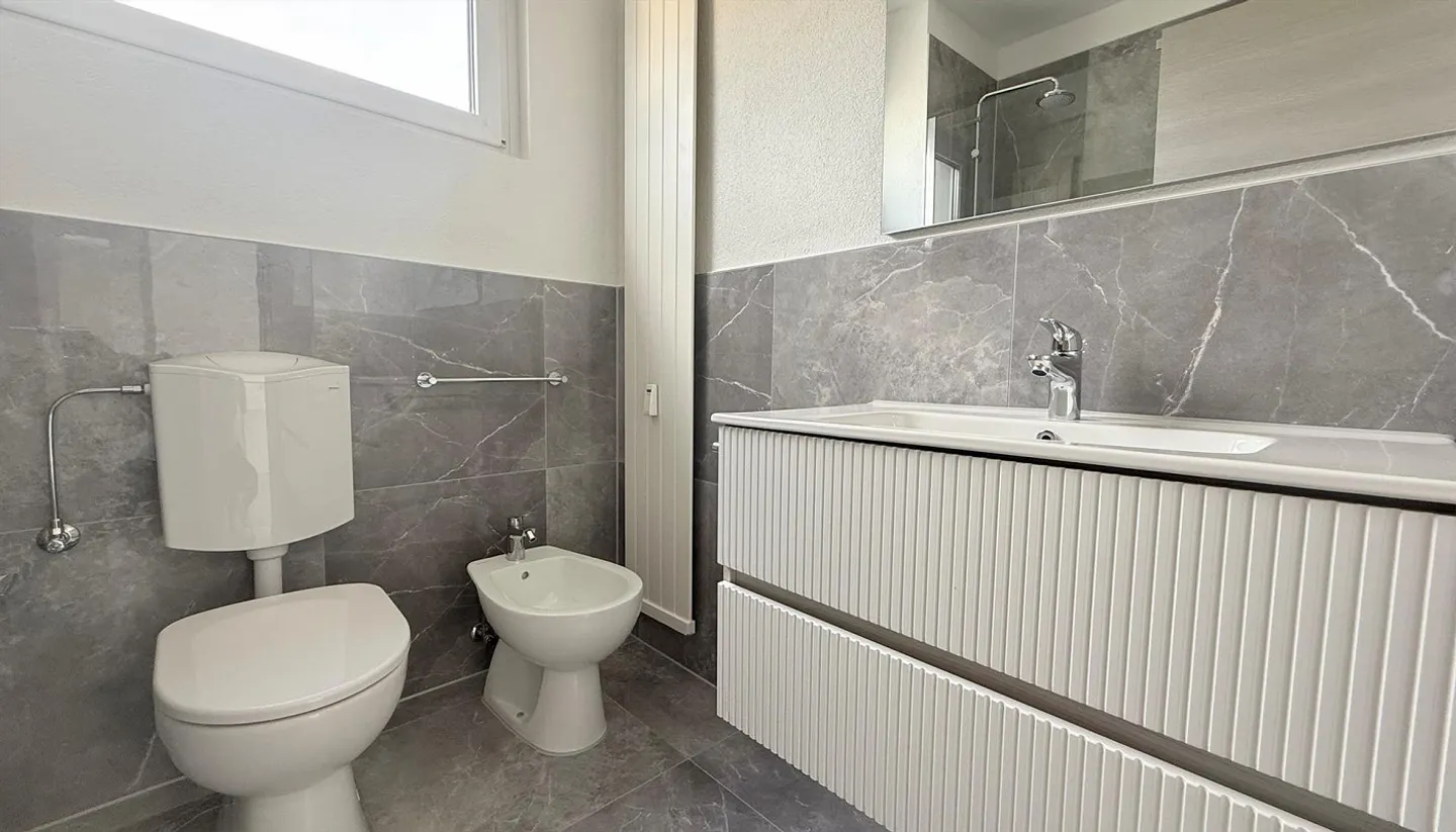 BIS ZU 2 MONATEN KOSTENLOS - Renovierte 4,5-Zimmer-Wohnung in Coldrerio - Foto 8 von 13