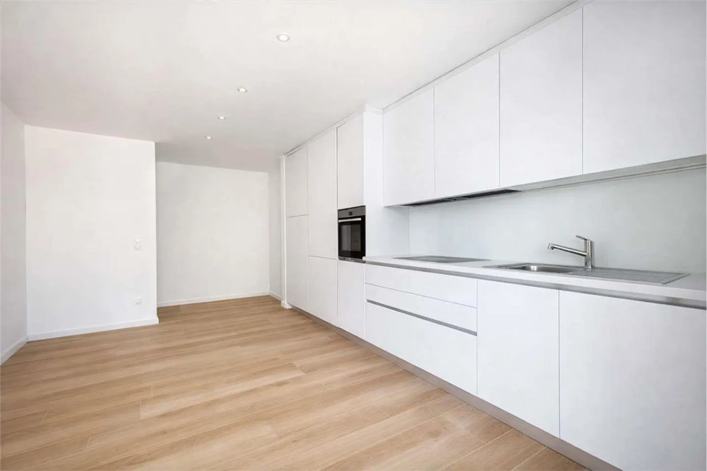 Appartement 2.5 pièces avec balcon - Photo 3 sur 11