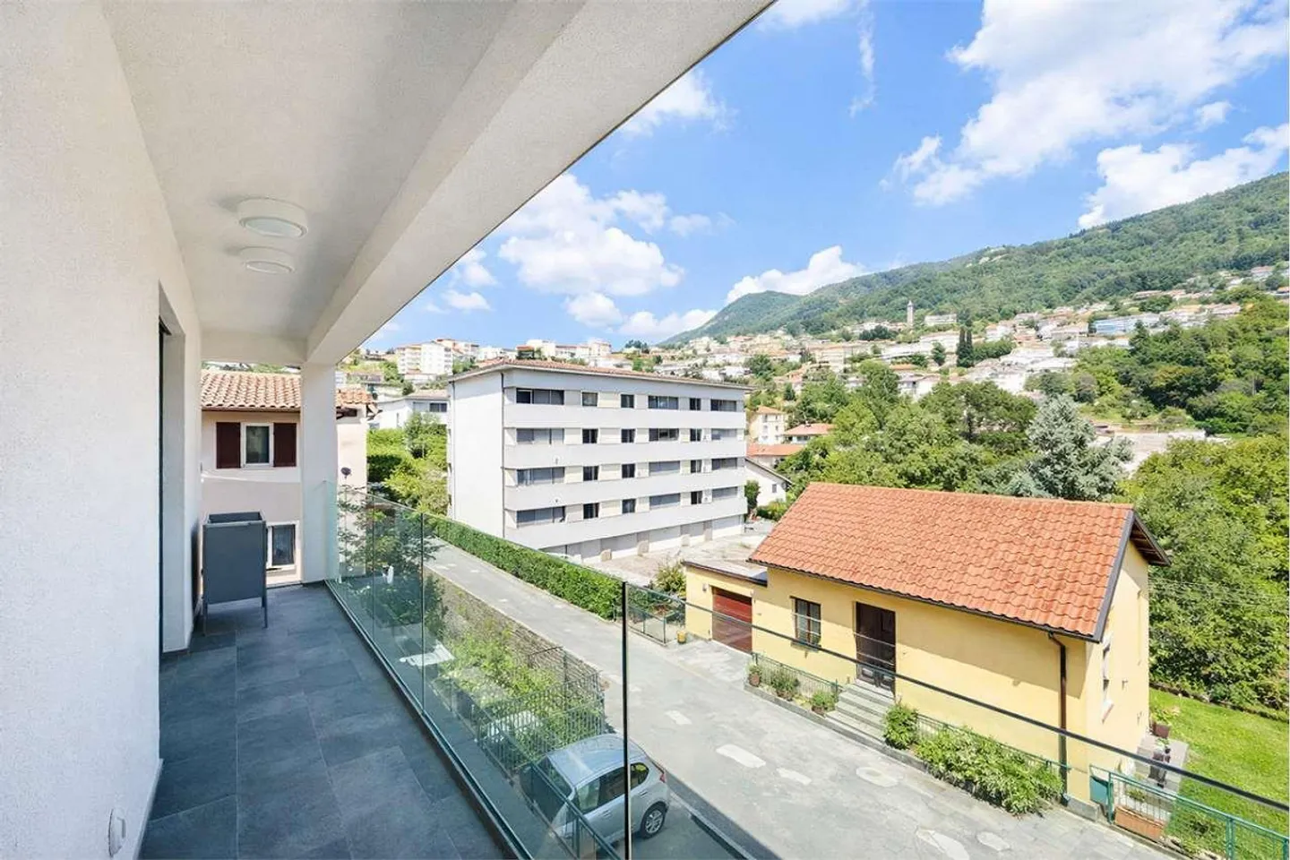 Appartement 2.5 pièces avec balcon - Photo 6 sur 11