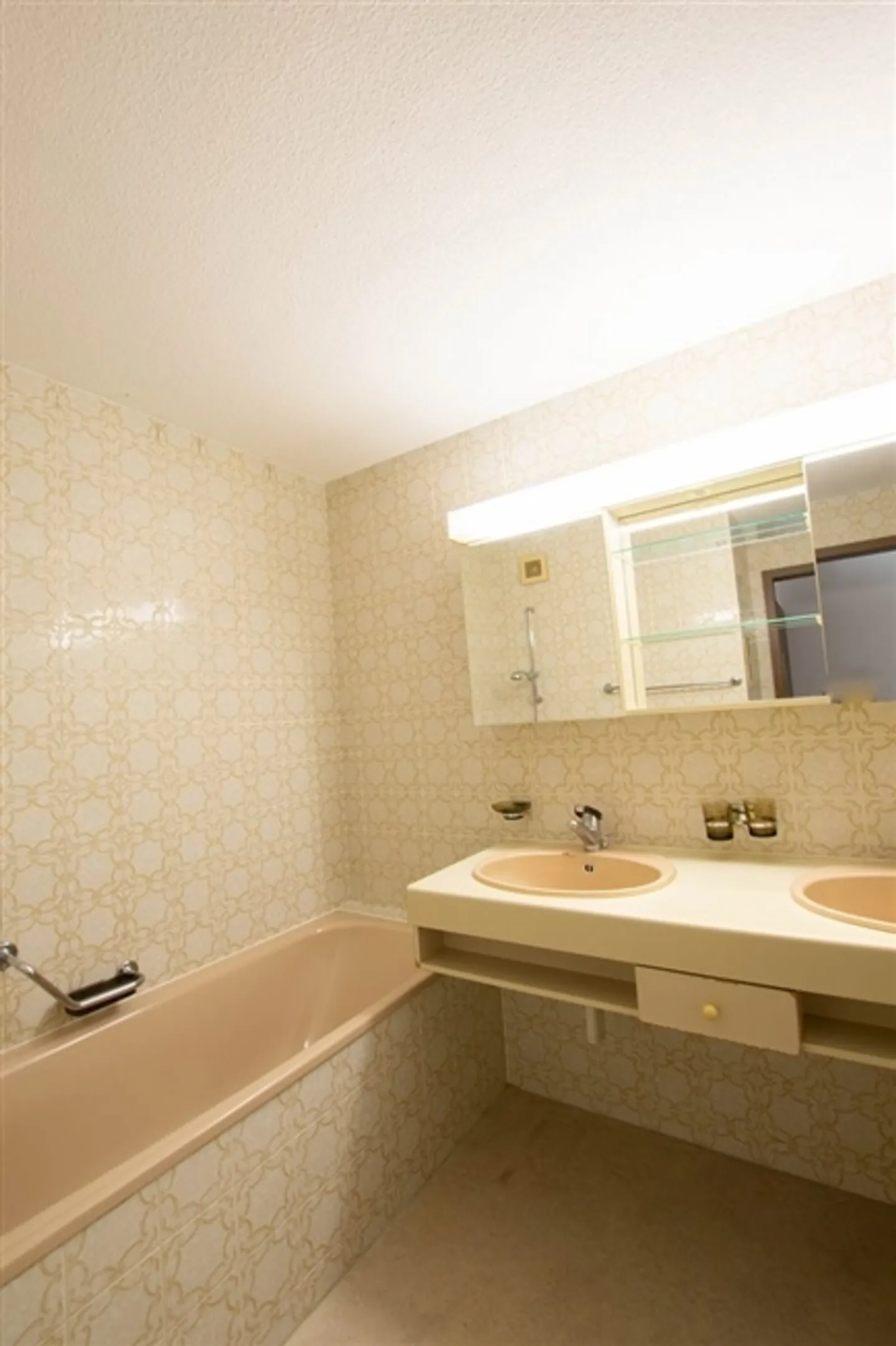 «Befristete 4.5-Zimmer-Erdgeschosswohnung mit 2 Sitzplätzen» - Foto 8 von 12