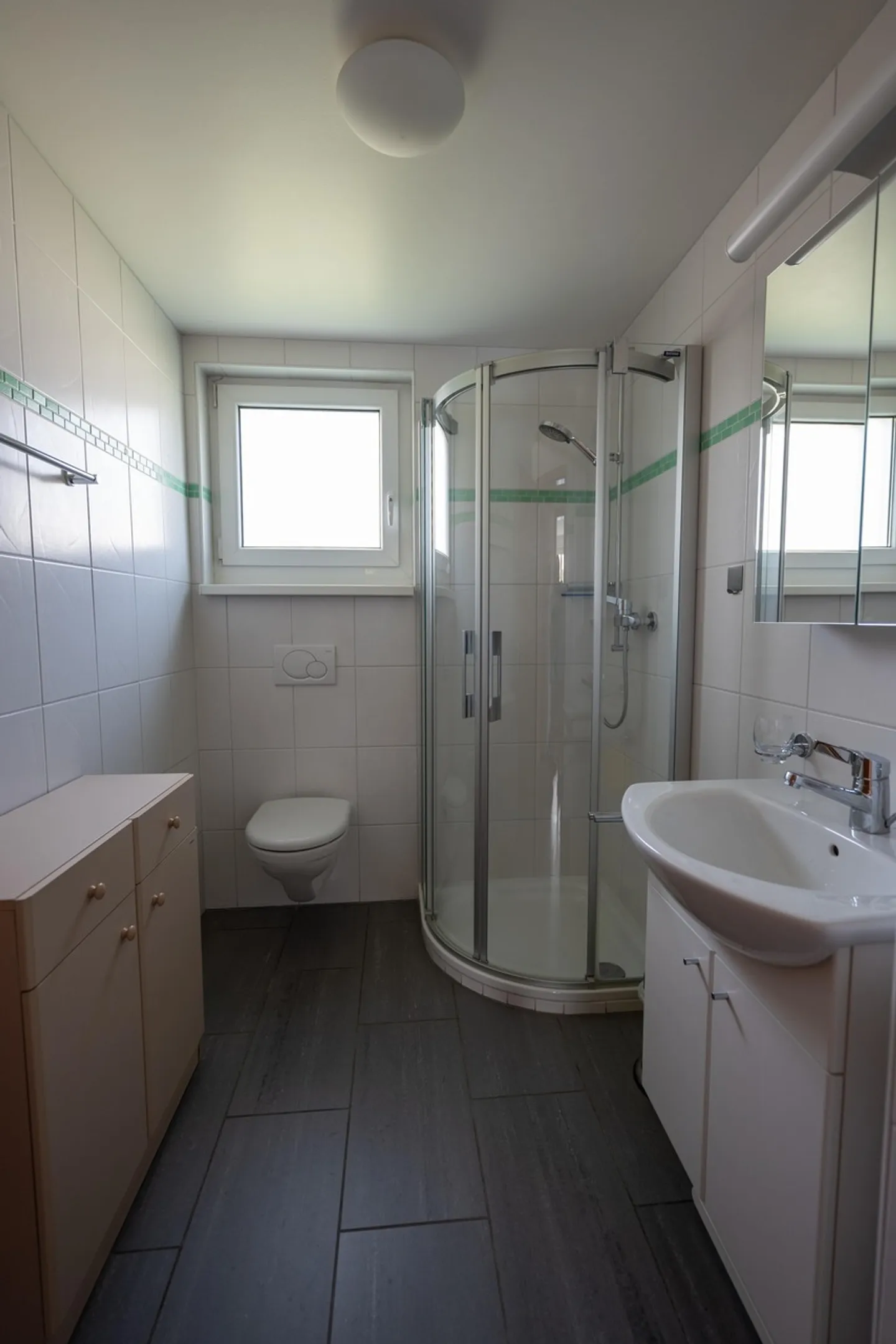 Charming Single Family Home - Photo 10 of 28