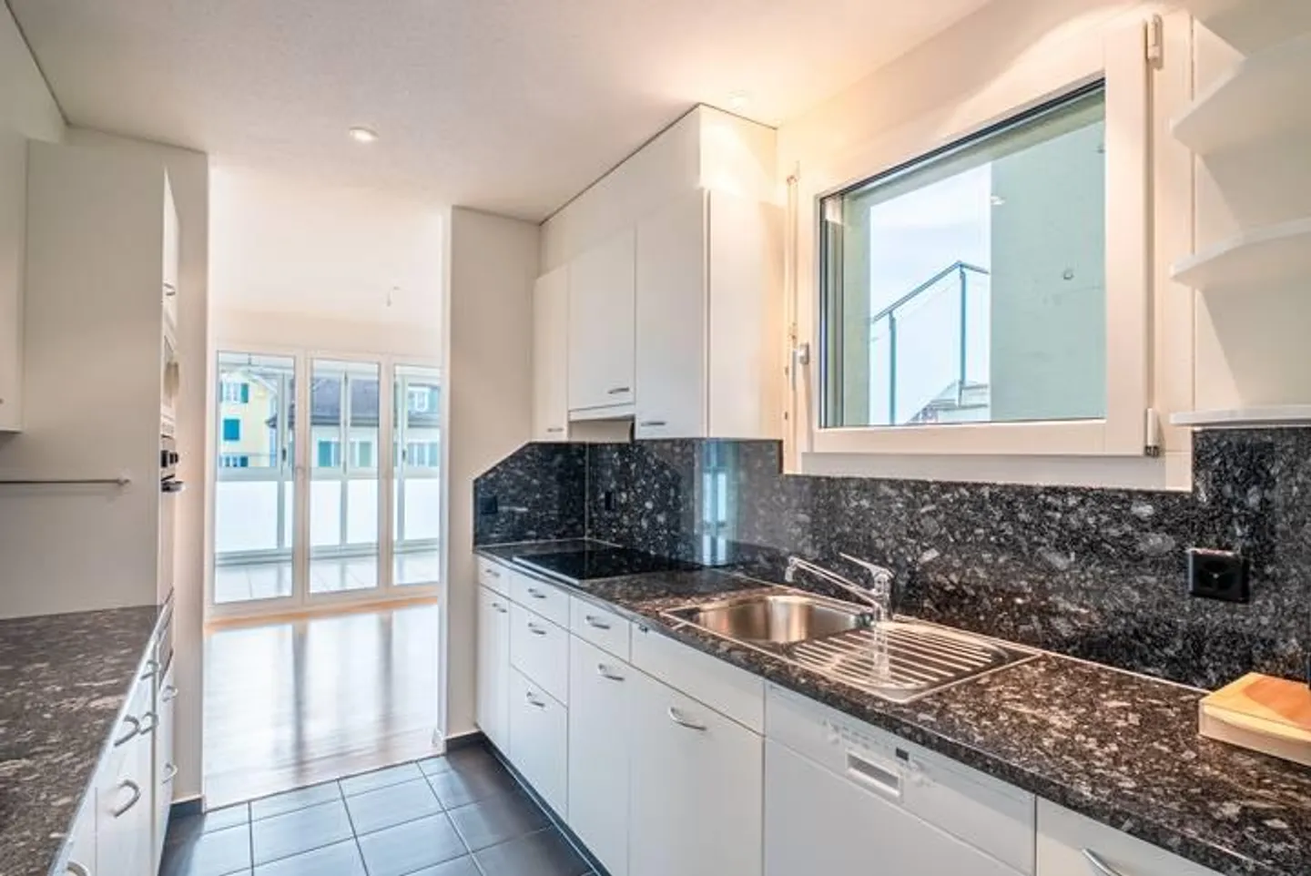 LIVING WITH LOTS OF LIGHT AND SPACE FEELING - Photo 4 of 8