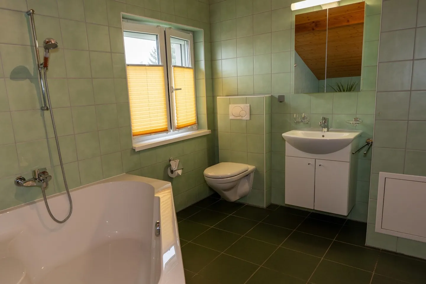 Charming Single Family Home - Photo 22 of 28